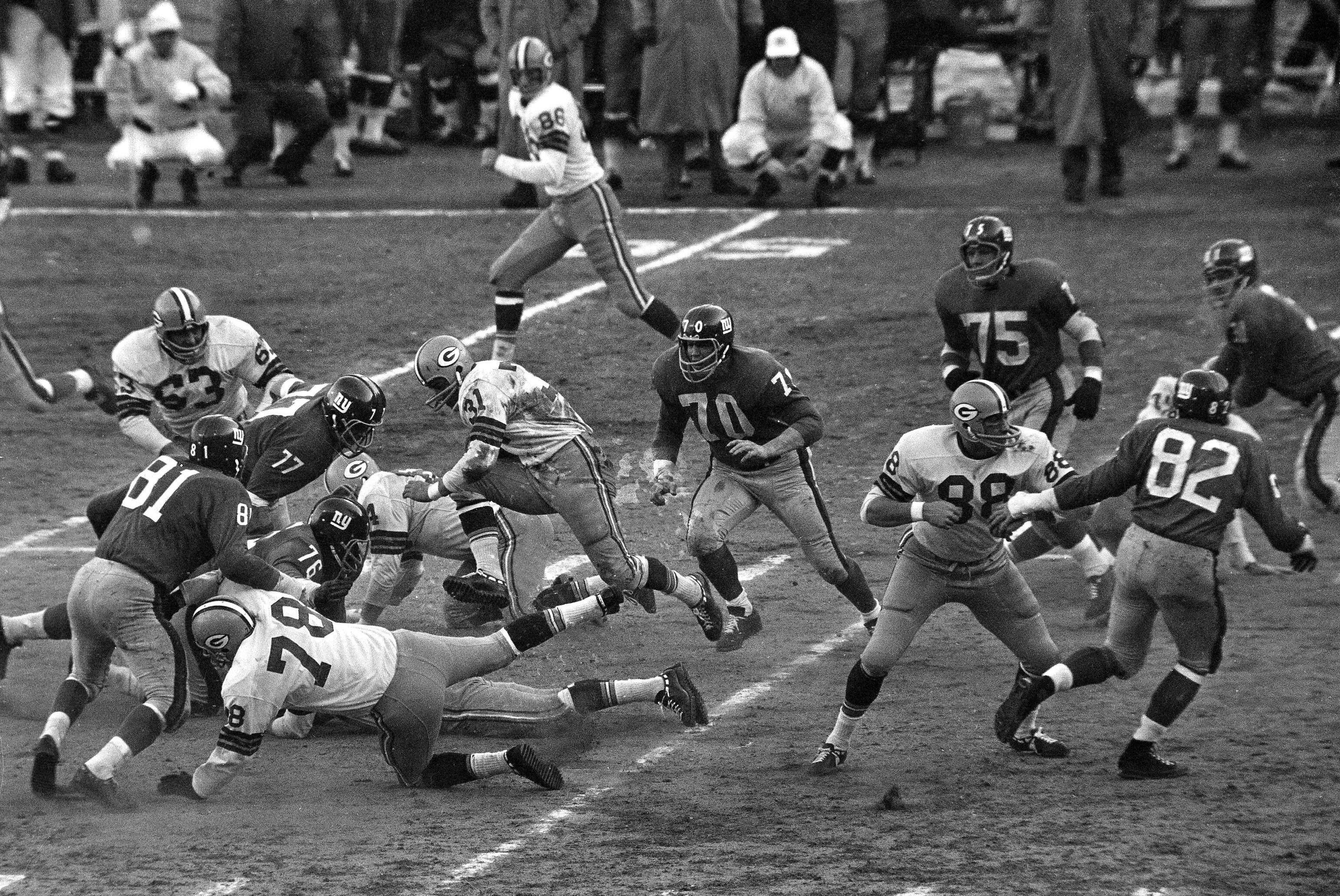 Packers Vs Giants In The 1962 Nfl Championship Game Jerry Kramer Does It All Bleacher Report Latest News Videos And Highlights