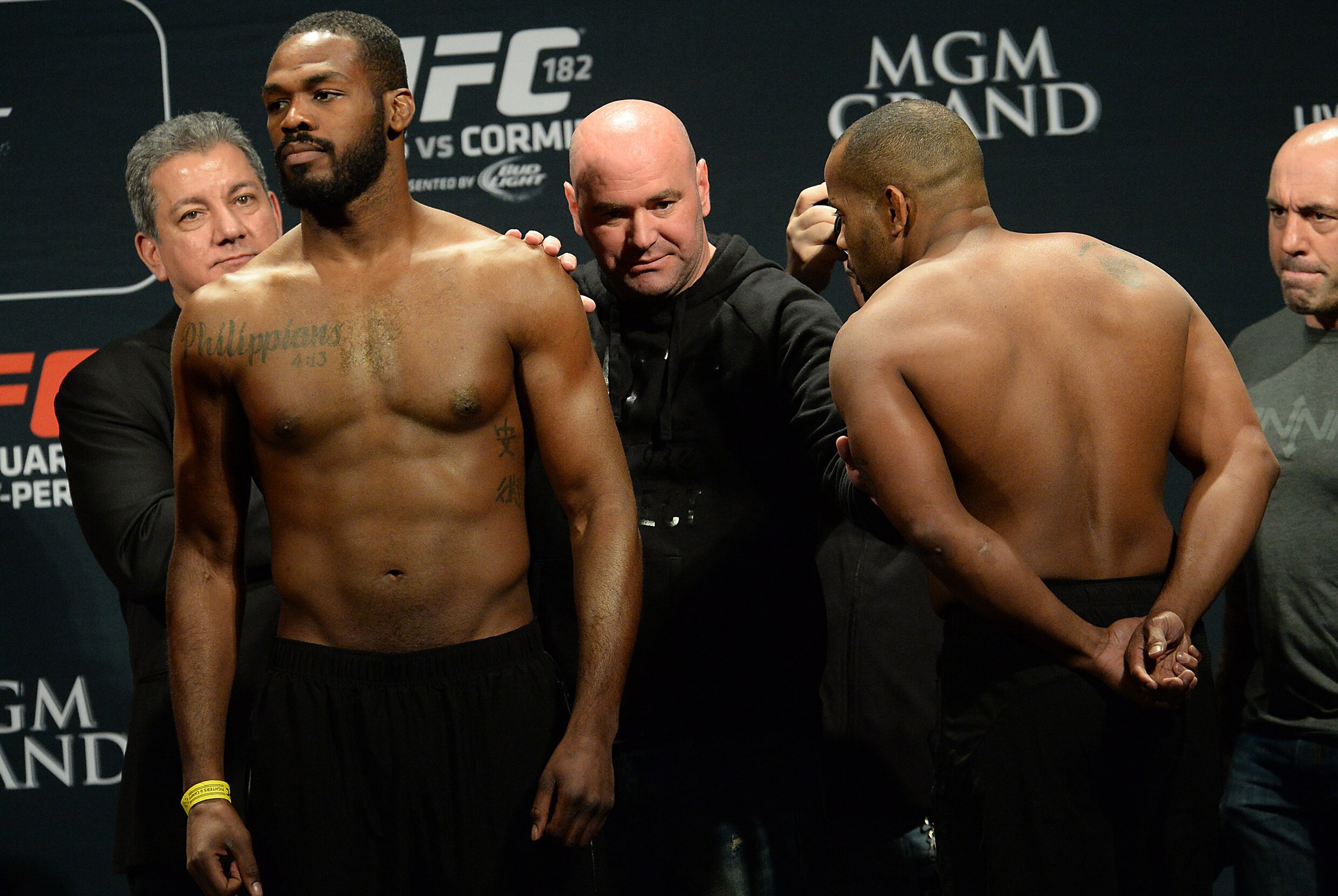 Jon Jones Vs Daniel Cormier Latest Twitter Hype Before Ufc 182 Bleacher Report Latest News Videos And Highlights