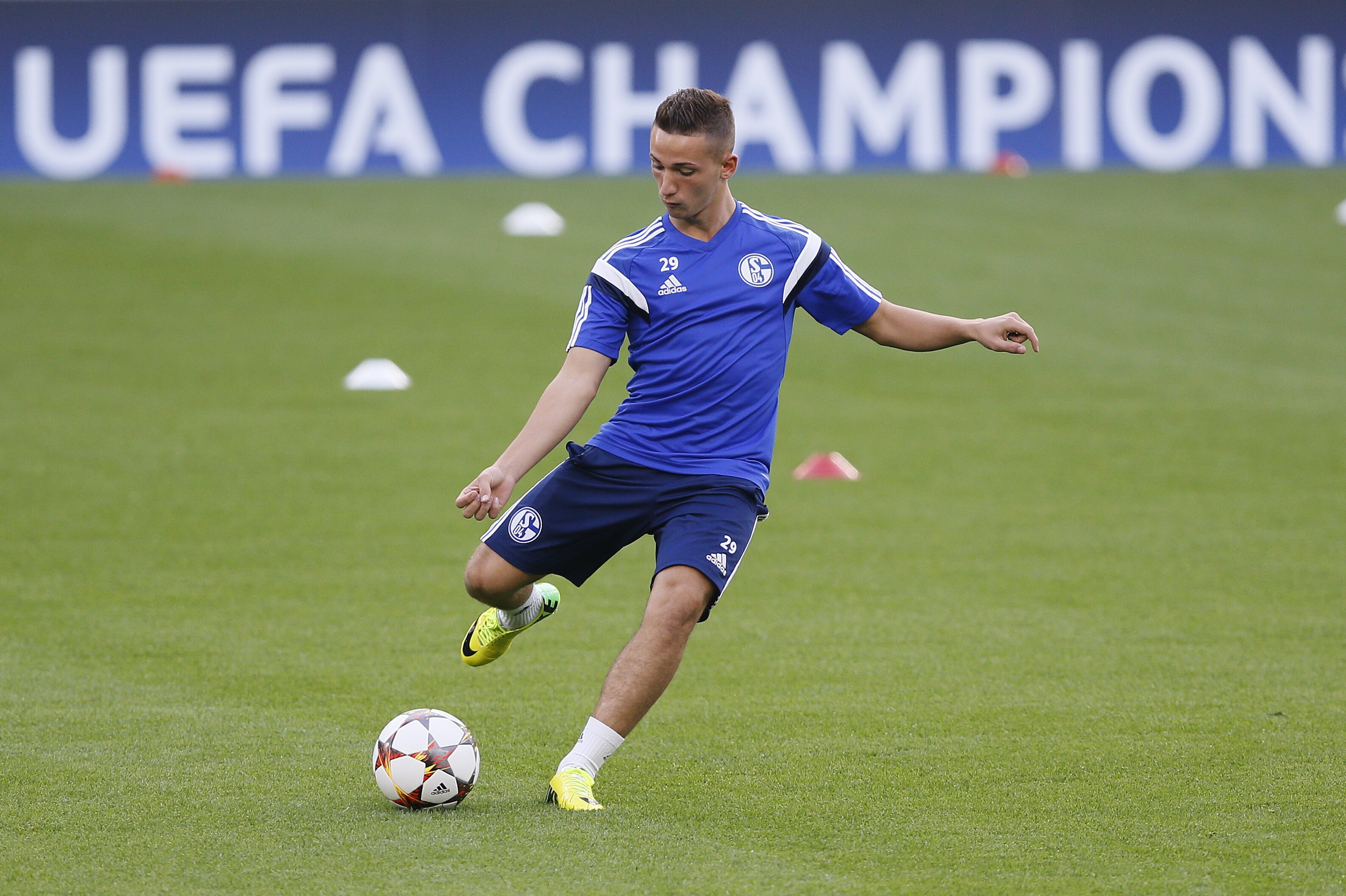 Donis Avdijaj Why Did Schalke Send 49 Million Talent To Sturm Graz Bleacher Report Latest News Videos And Highlights