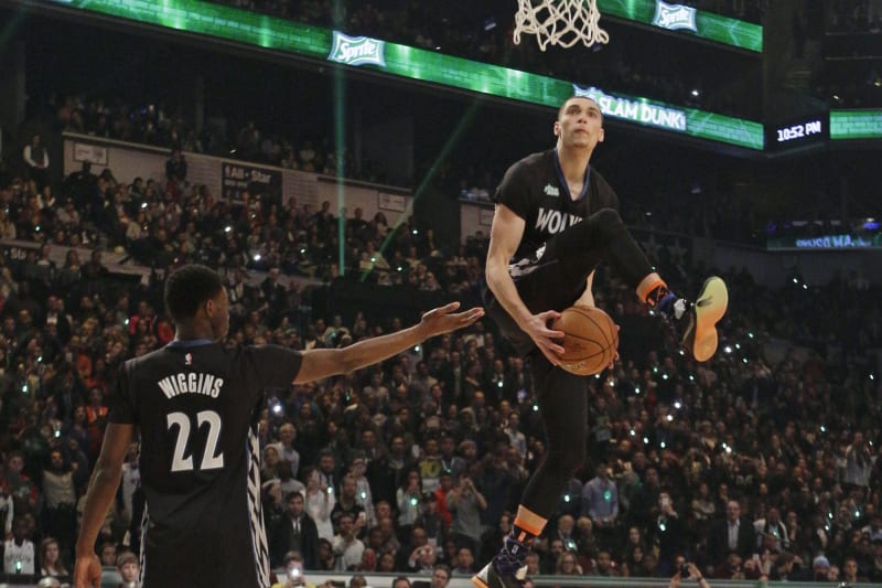 Nba Slam Dunk Contest 15 Live Results Highlights And Reaction Bleacher Report Latest News Videos And Highlights