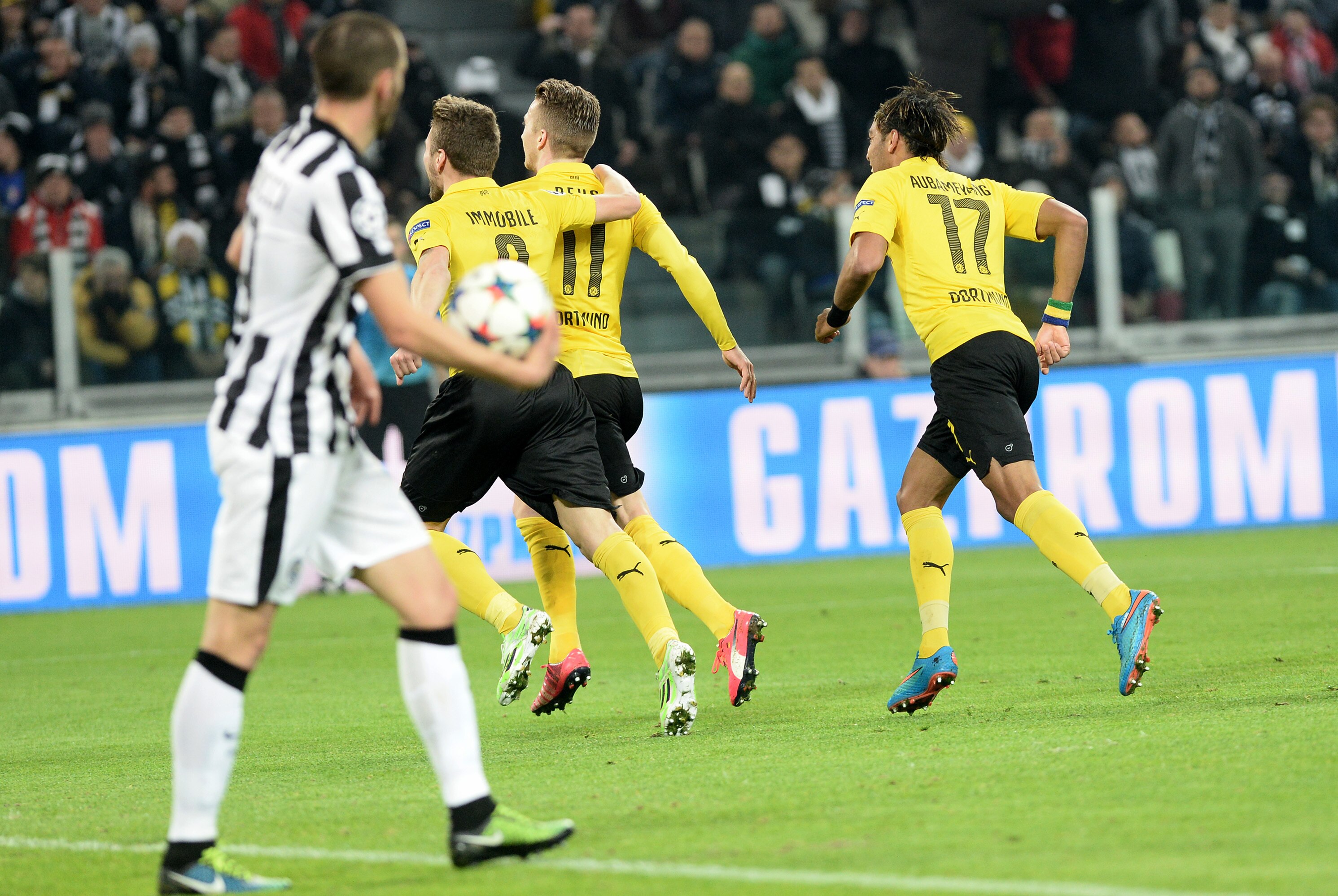 Marco Reus Goal Keeps Borussia Dortmund Champions League Hopes Alive Vs Juventus Bleacher Report Latest News Videos And Highlights