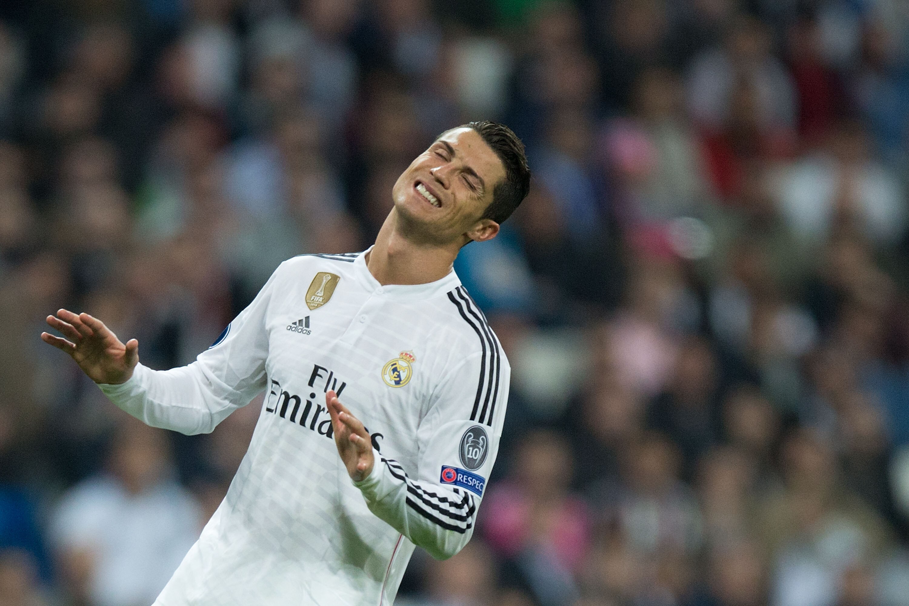 Cristiano Ronaldo Takes Vow Of Silence After Real Madrid Booed Off Vs Schalke Bleacher Report Latest News Videos And Highlights