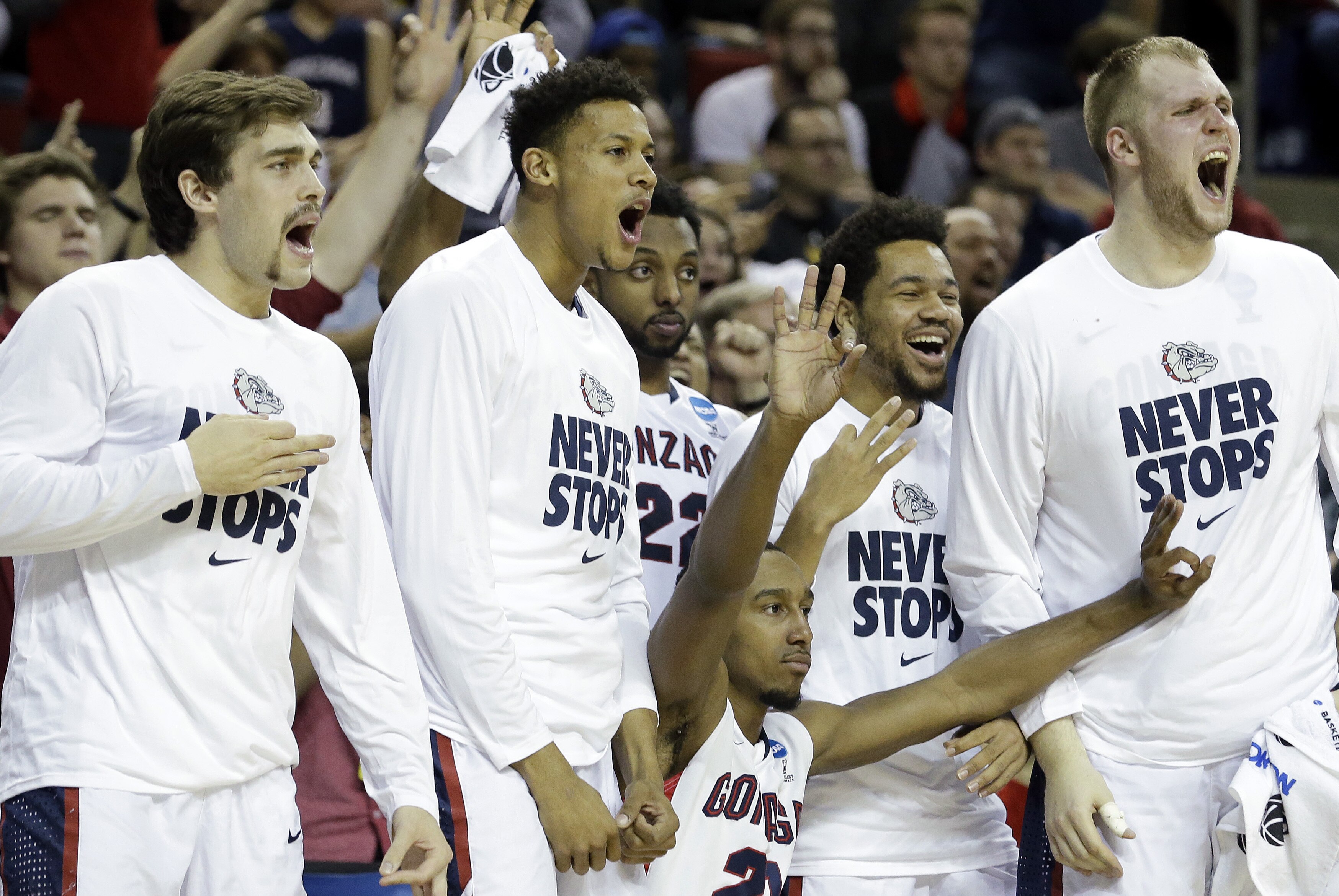 Iowa Hawkeyes Vs Gonzaga Bulldogs Betting Line March Madness Analysis Pick Bleacher Report Latest News Videos And Highlights