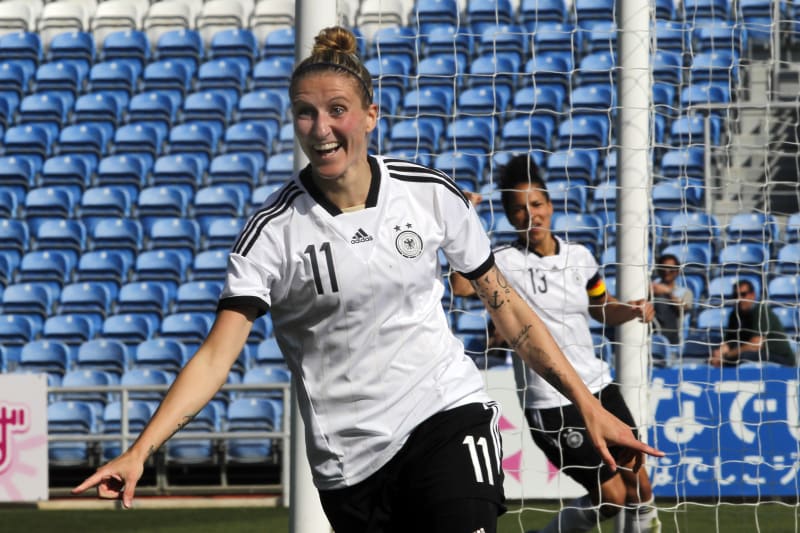 Germany Women S Soccer Roster 2015 Starting Xi And Top Reserve Players Bleacher Report Latest News Videos And Highlights