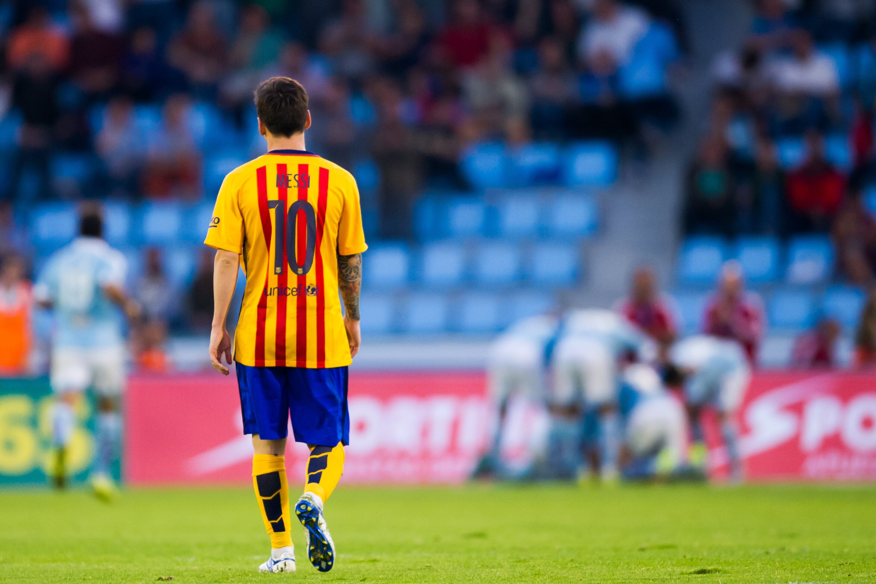 Twitter Reacts As Celta Vigo And Iago Aspas Thump Barcelona Bleacher Report Latest News Videos And Highlights
