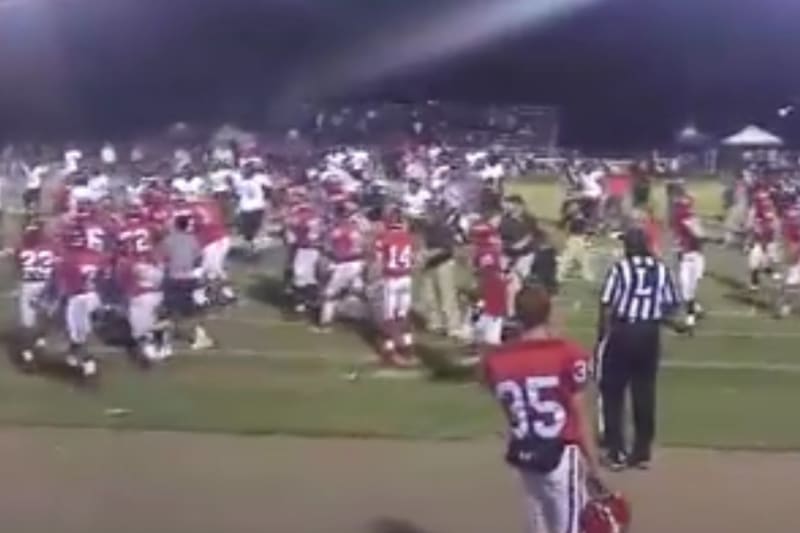 Massive Brawl Breaks Out During Junior College Football Game In Mississippi Bleacher Report Latest News Videos And Highlights