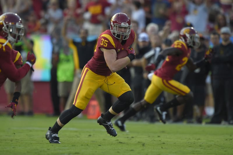 Cameron Smith Injury Updates On Usc Lb S Knee And Recovery Bleacher Report Latest News Videos And Highlights