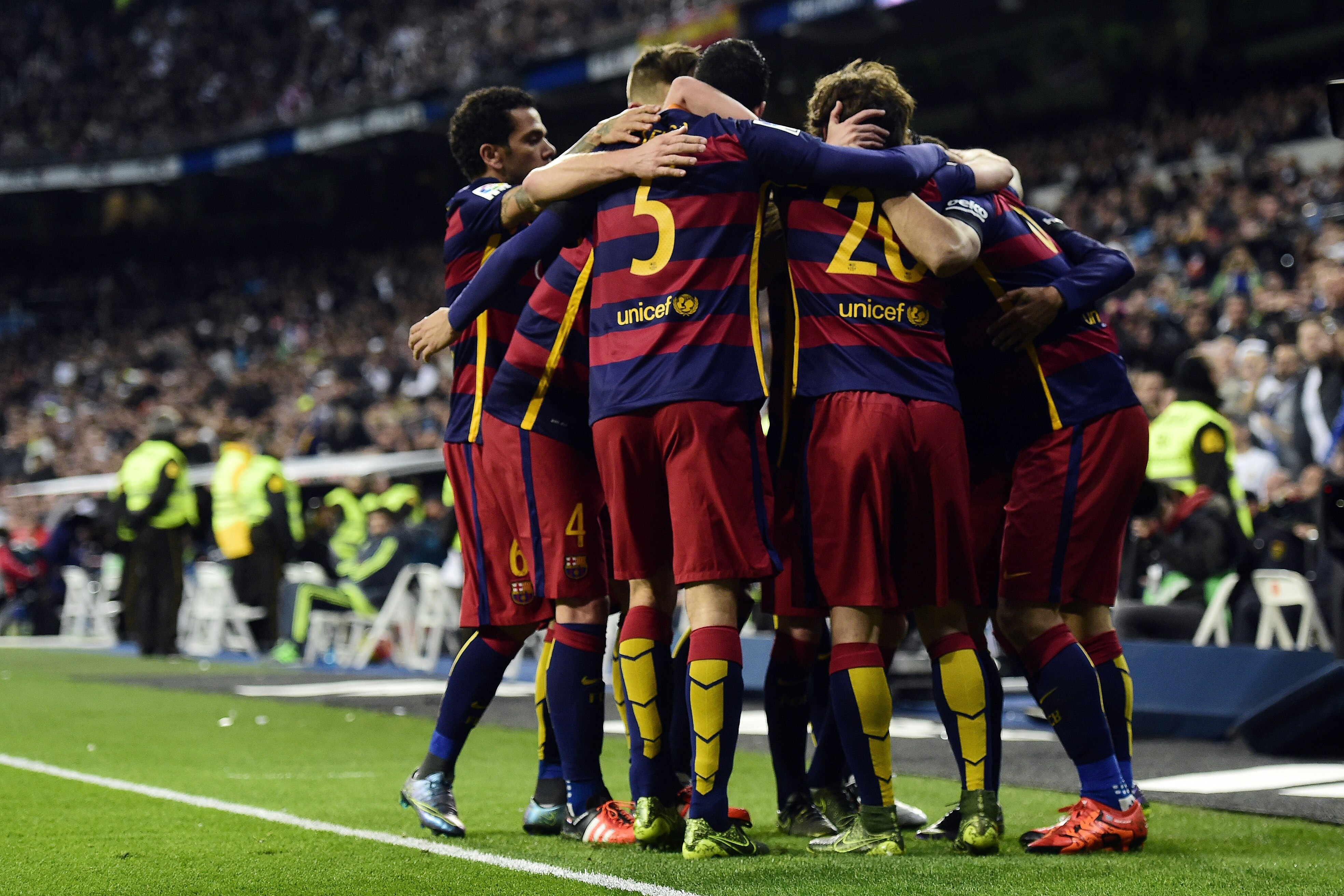 Real Madrid Vs Barcelona Score And Reaction From El Clasico 2015 Bleacher Report Latest News Videos And Highlights