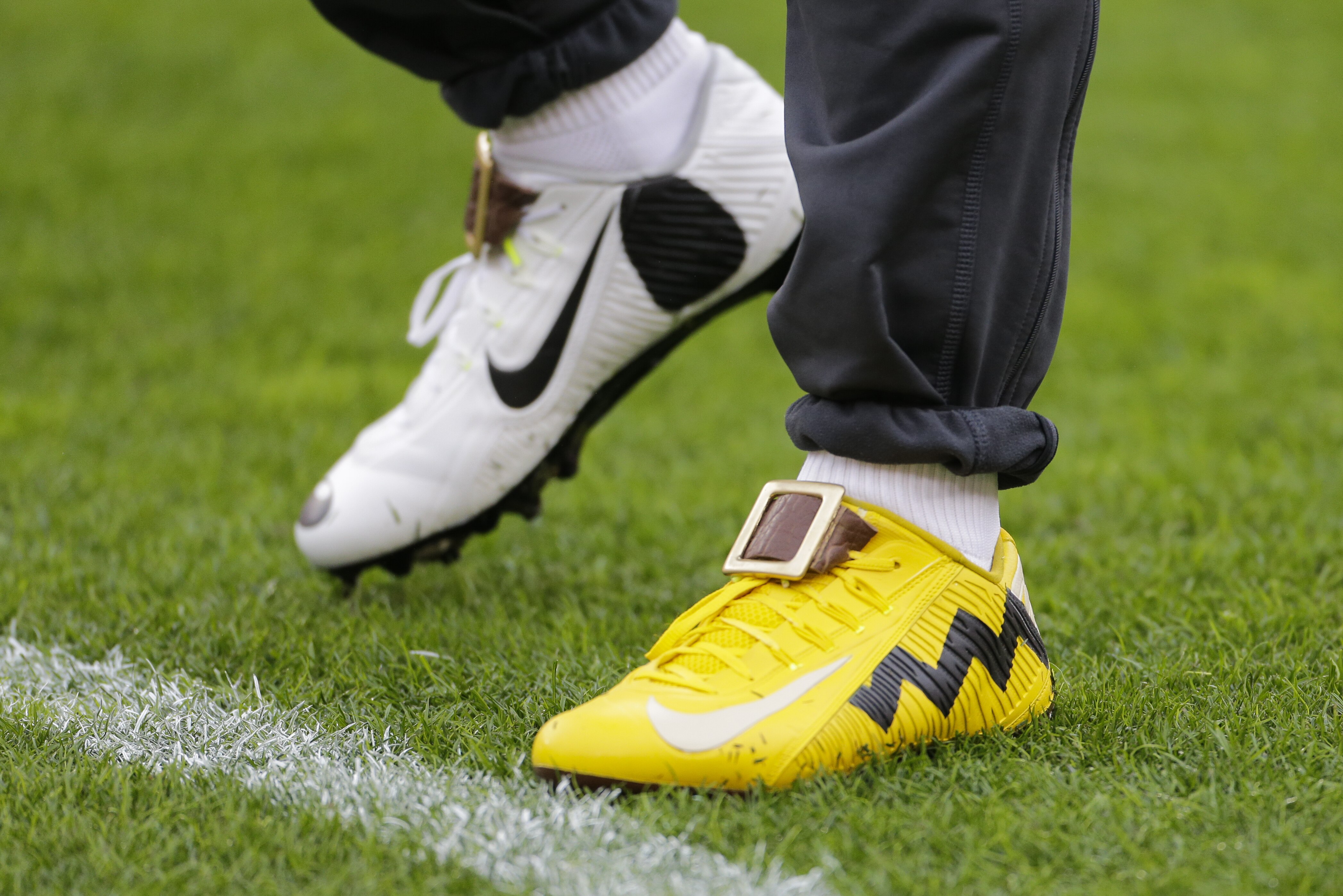 nike wide receiver cleats