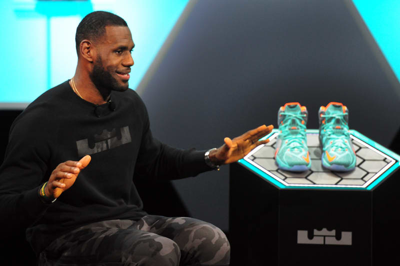 LeBron James, Nike Agree on Lifetime 