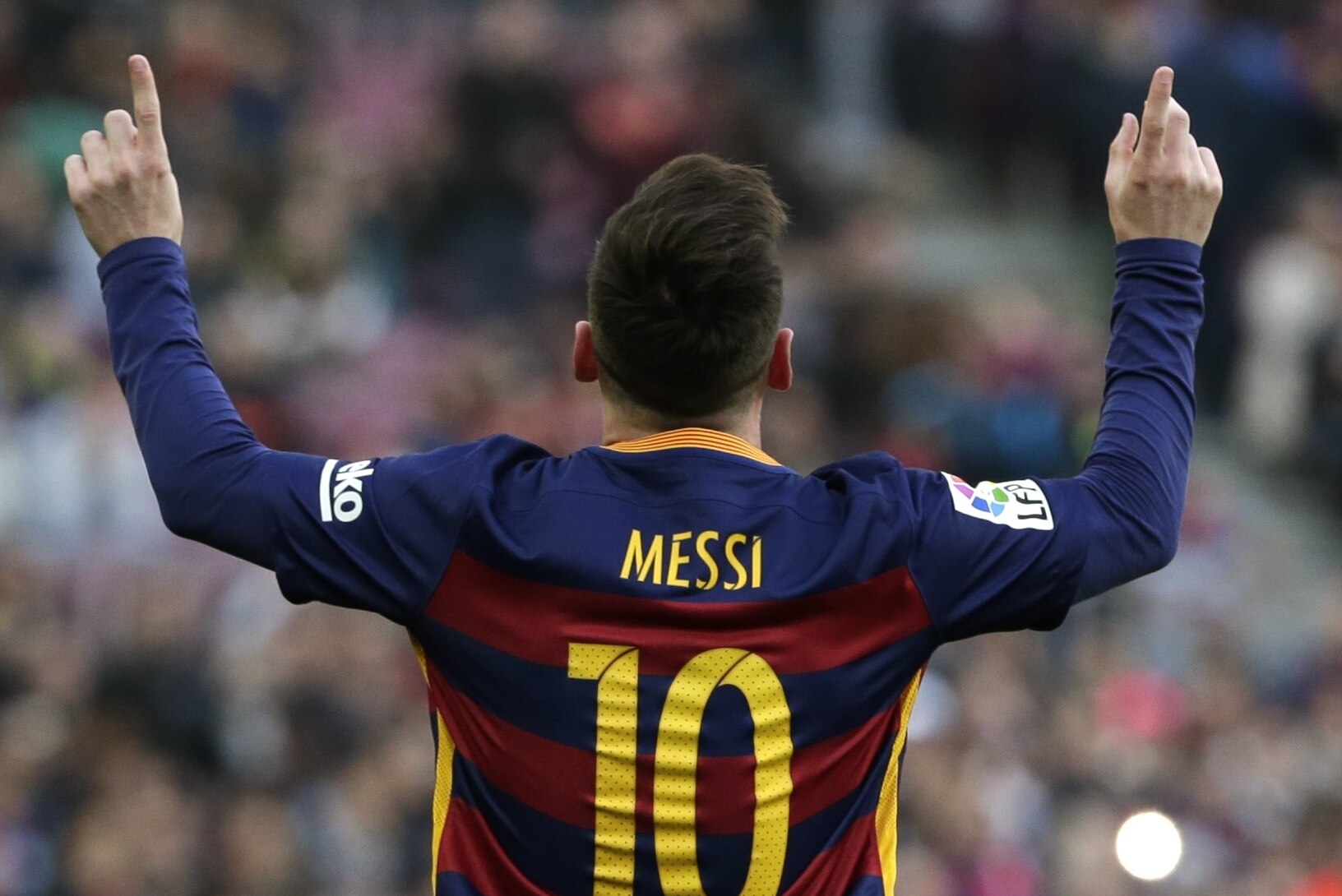 Lionel Messi Says Diego Maradona Inspired Him To Play Soccer Bleacher Report Latest News Videos And Highlights