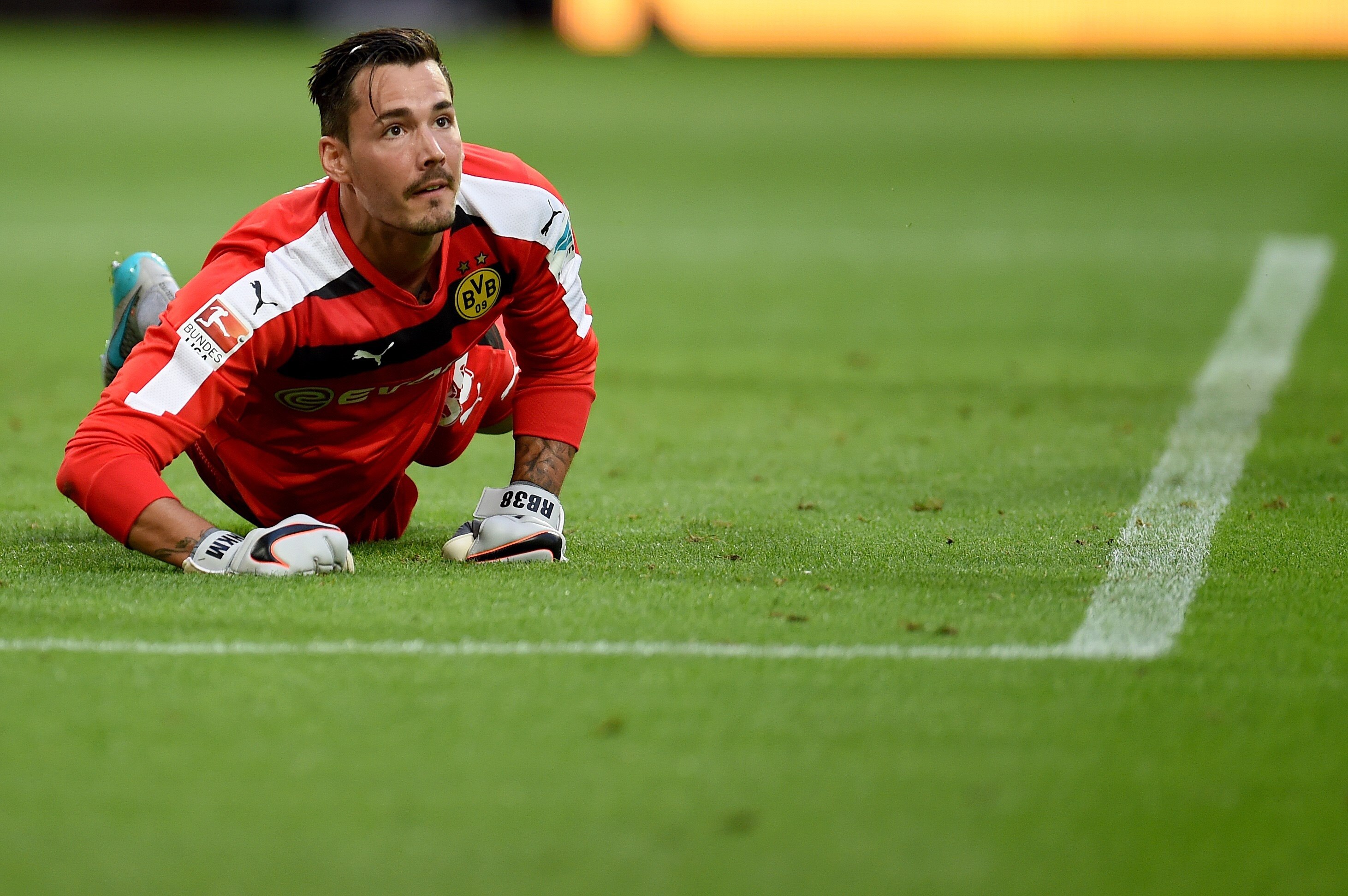 Do Borussia Dortmund Have A Goalkeeper Problem After Costly Roman Burki Howler Bleacher Report Latest News Videos And Highlights