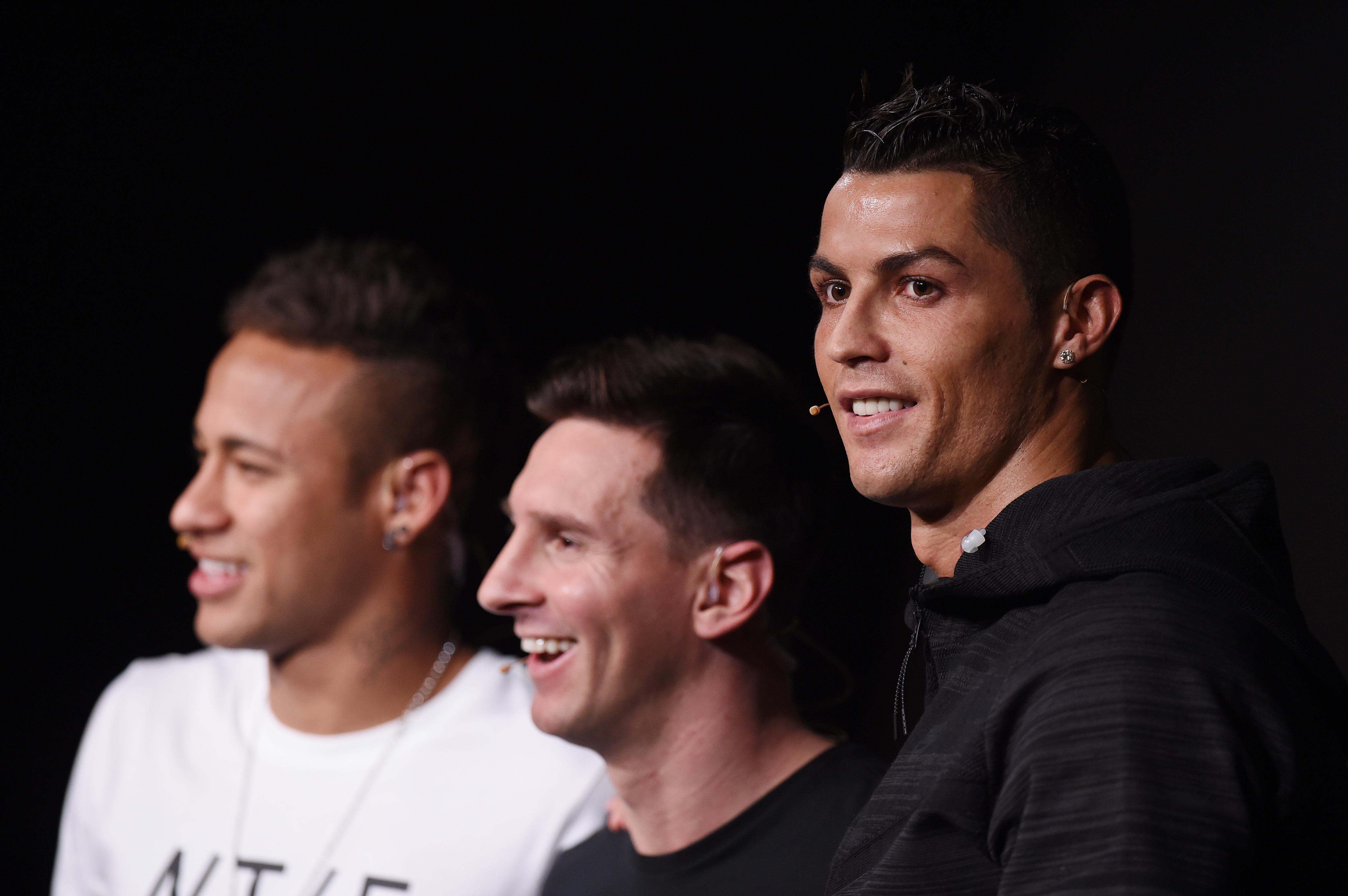 Cristiano Ronaldo Statue Vandalised After Lionel Messi Wins 2015 Ballon D Or Bleacher Report Latest News Videos And Highlights