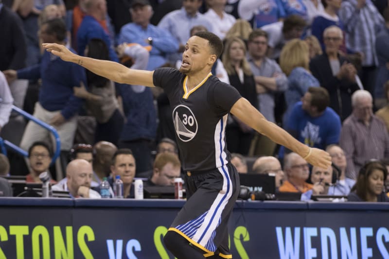 Curry 12 threes