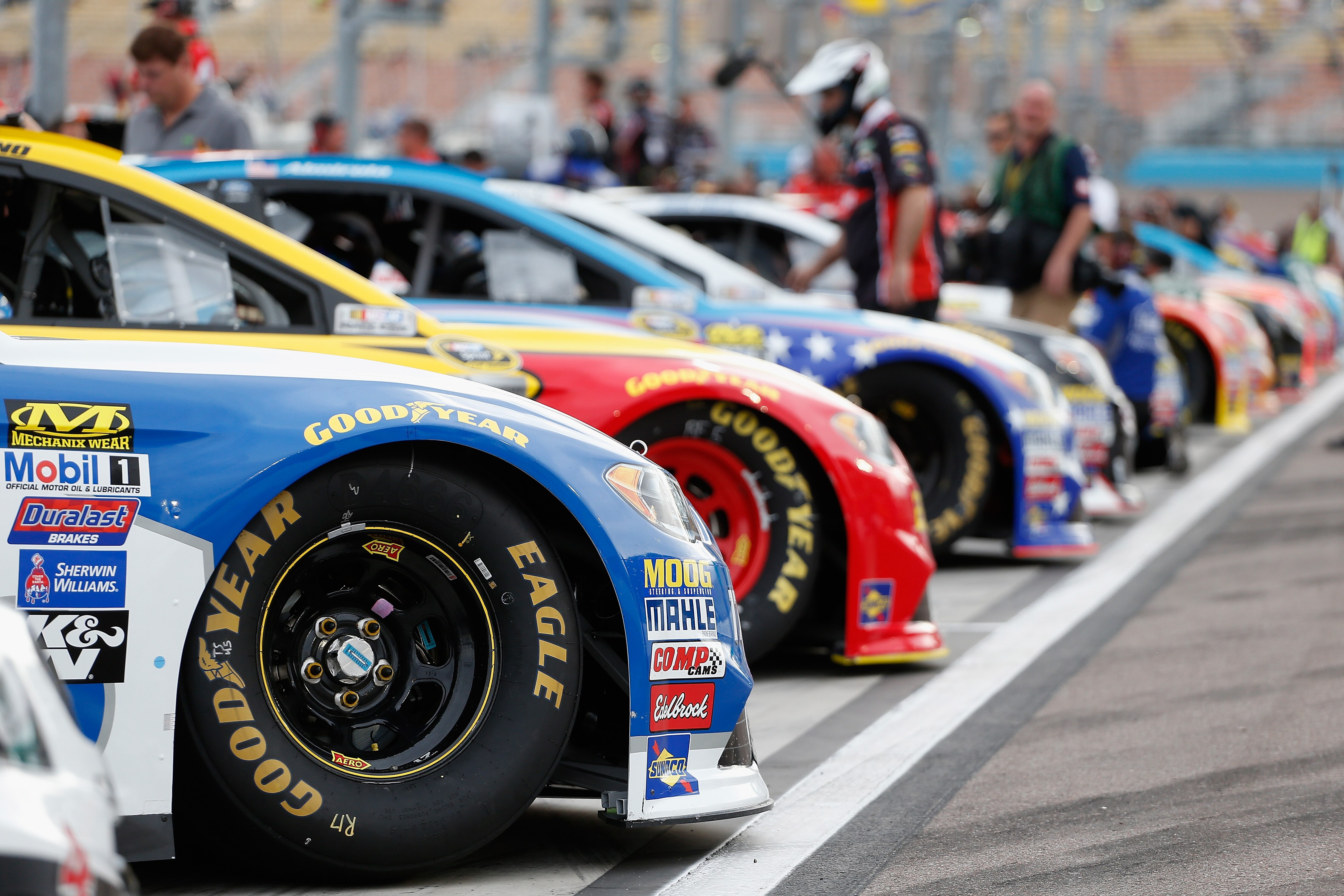 Nascar At Phoenix 2016 Good Sam 500 Start Time Lineup And Tv Schedule Bleacher Report Latest News Videos And Highlights