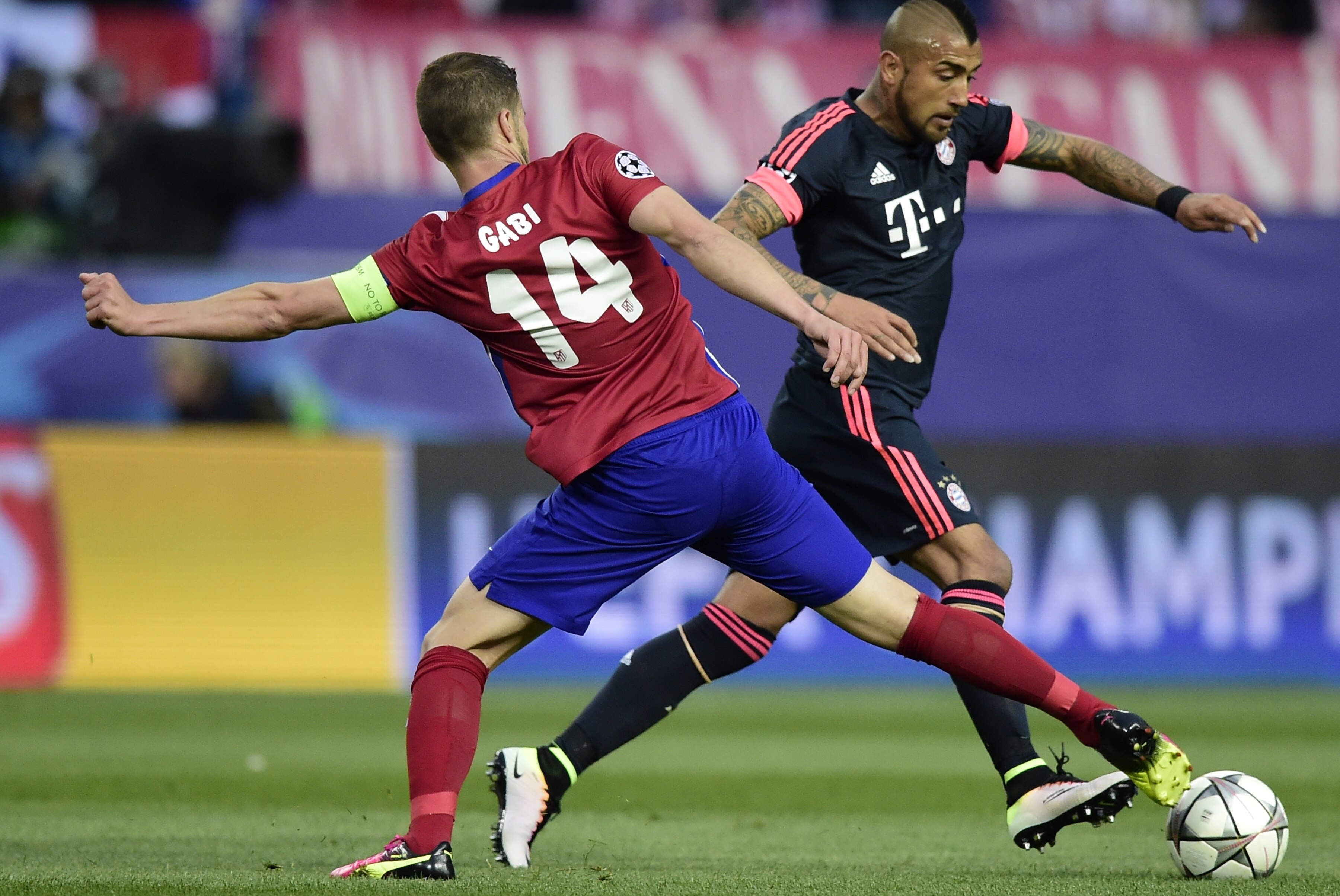 Why Arturo Vidal Vs Gabi Is The Key Bayern Munich Vs Atletico Madrid Battle Bleacher Report Latest News Videos And Highlights