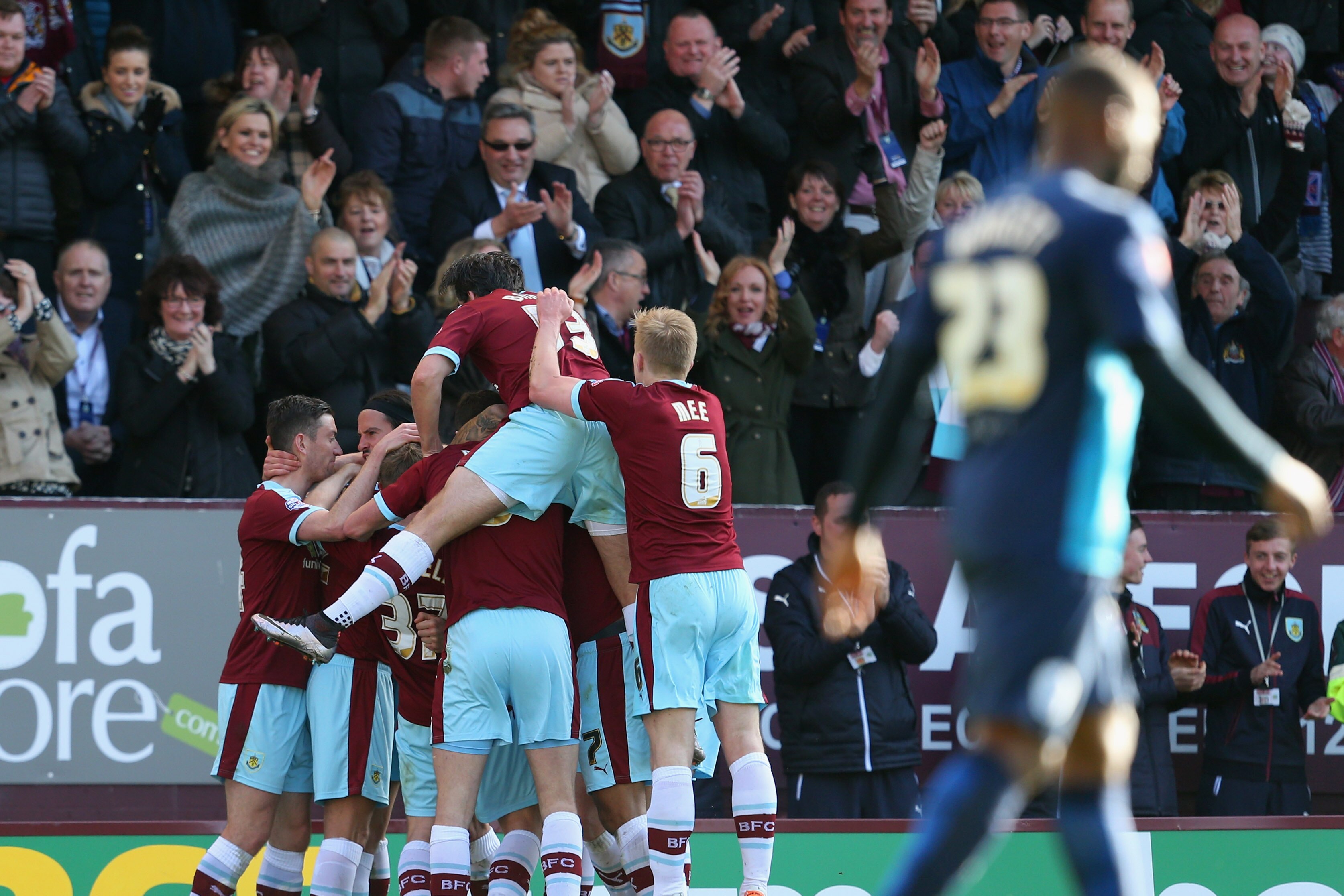 Burnley Promoted To Premier League For 2016 17 Season Latest Comments Reaction Bleacher Report Latest News Videos And Highlights