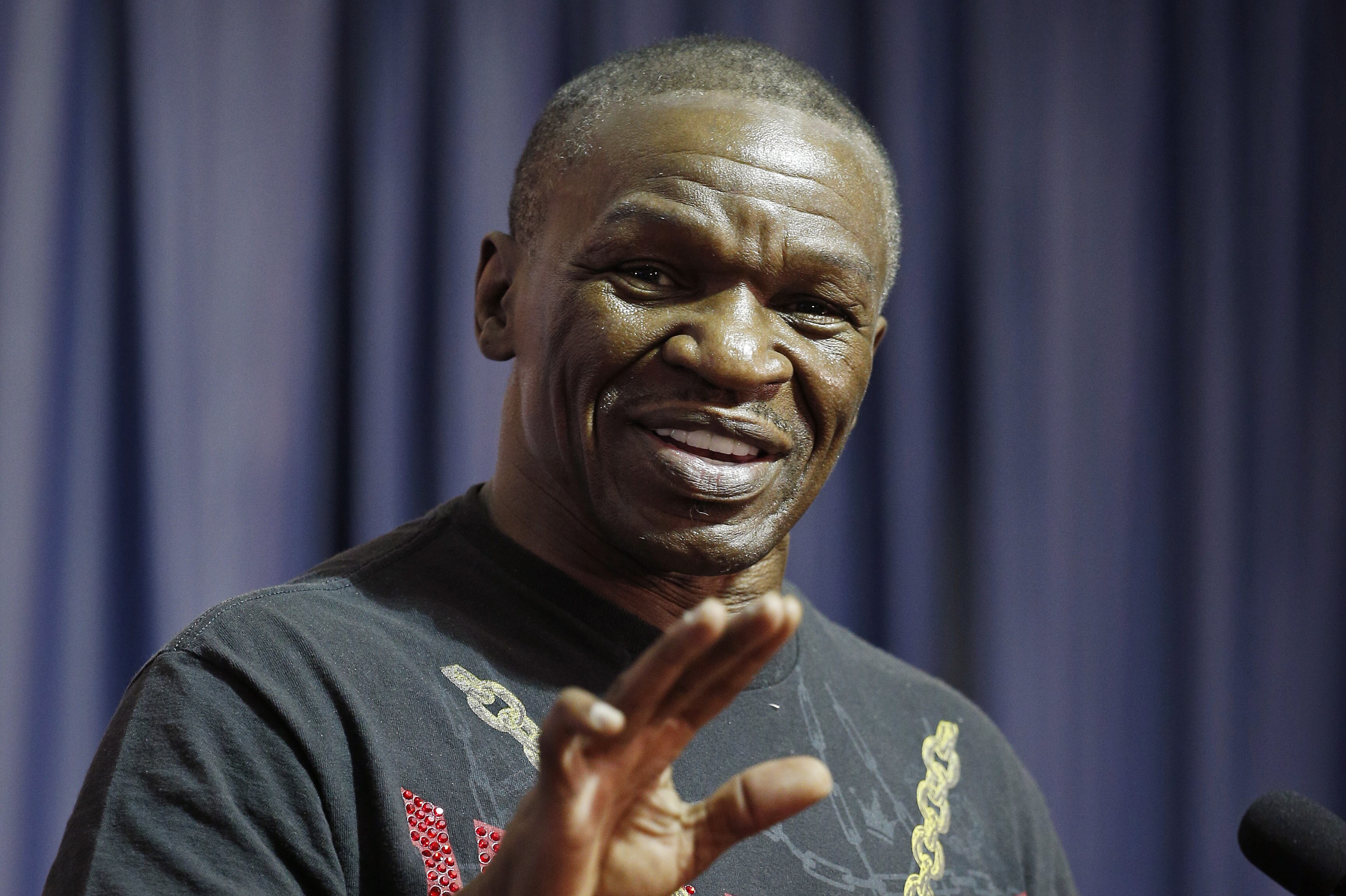 Floyd Mayweather Sr Says Conor Mcgregor Fight Would Be Humiliating Bleacher Report Latest News Videos And Highlights
