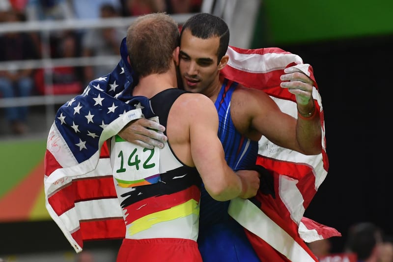 men's horizontal bar