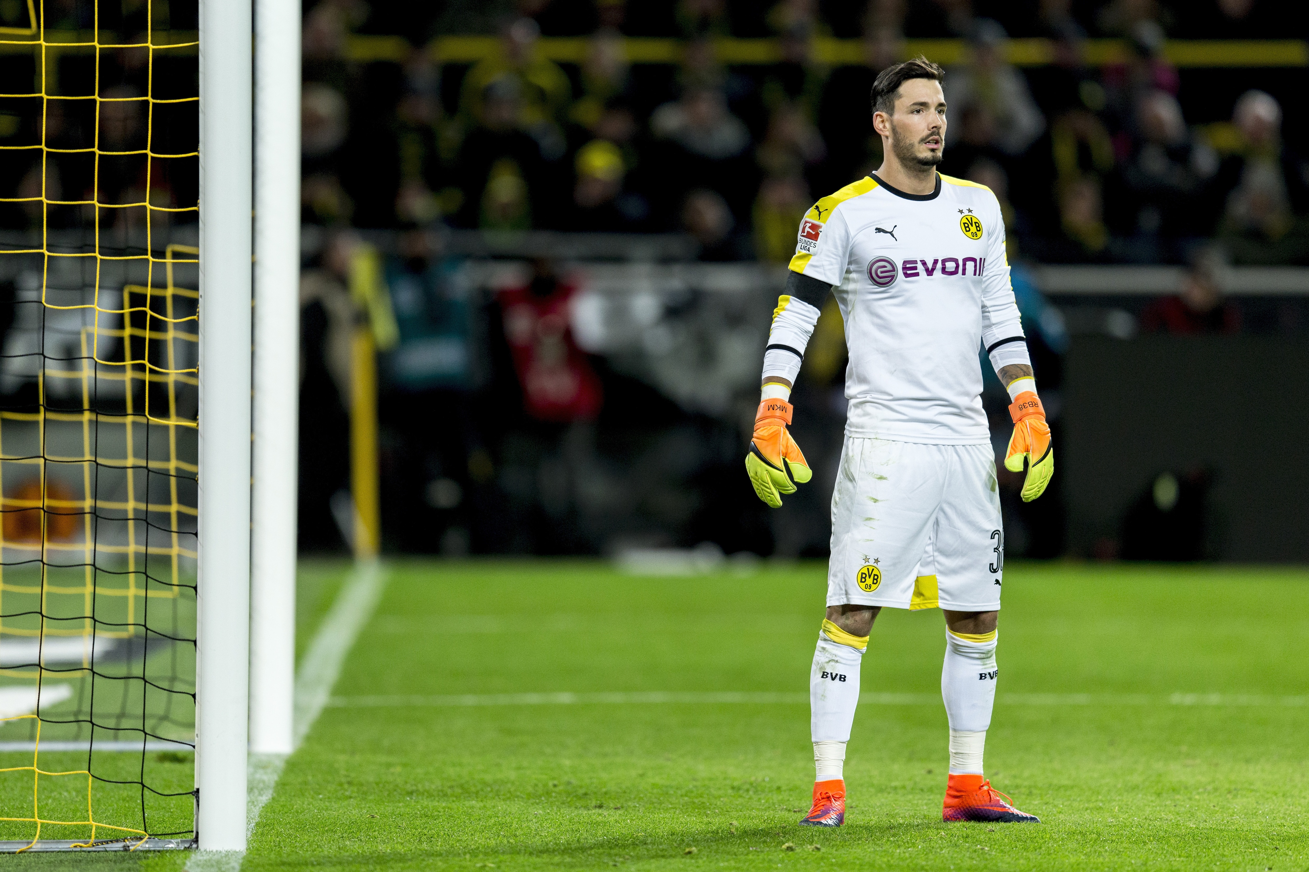How Big Is Borussia Dortmund S Loss Of Injured Goalkeeper Roman Burki Bleacher Report Latest News Videos And Highlights