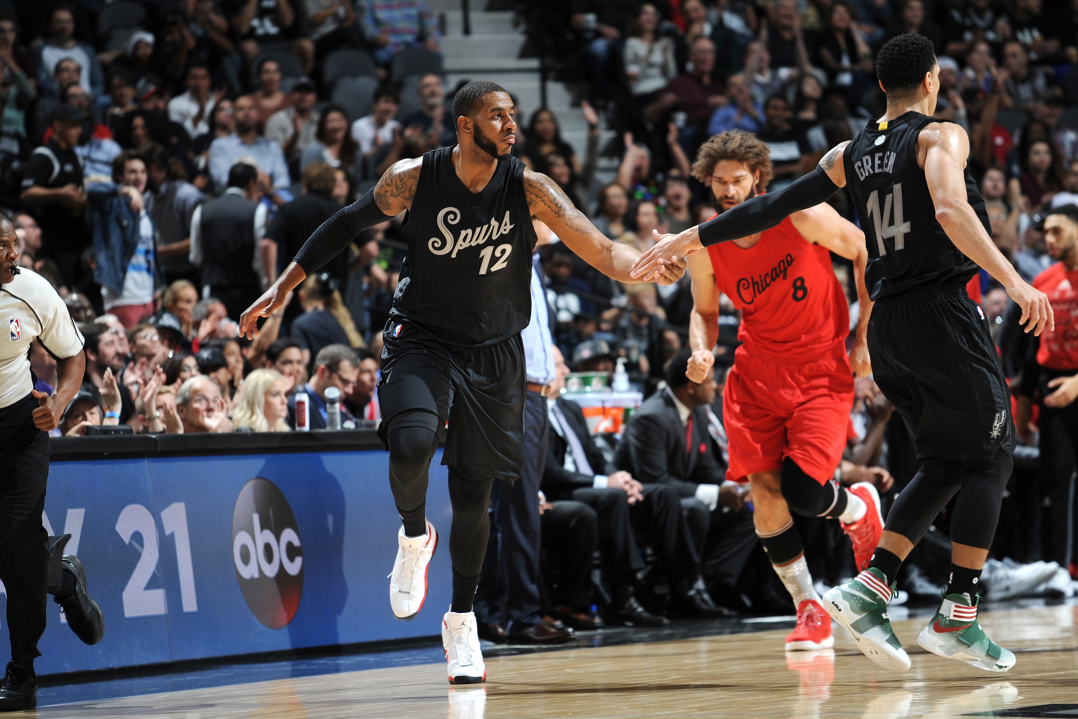 Bulls Vs Spurs Score And Twitter Reaction From Christmas Day 2016 Bleacher Report Latest News Videos And Highlights