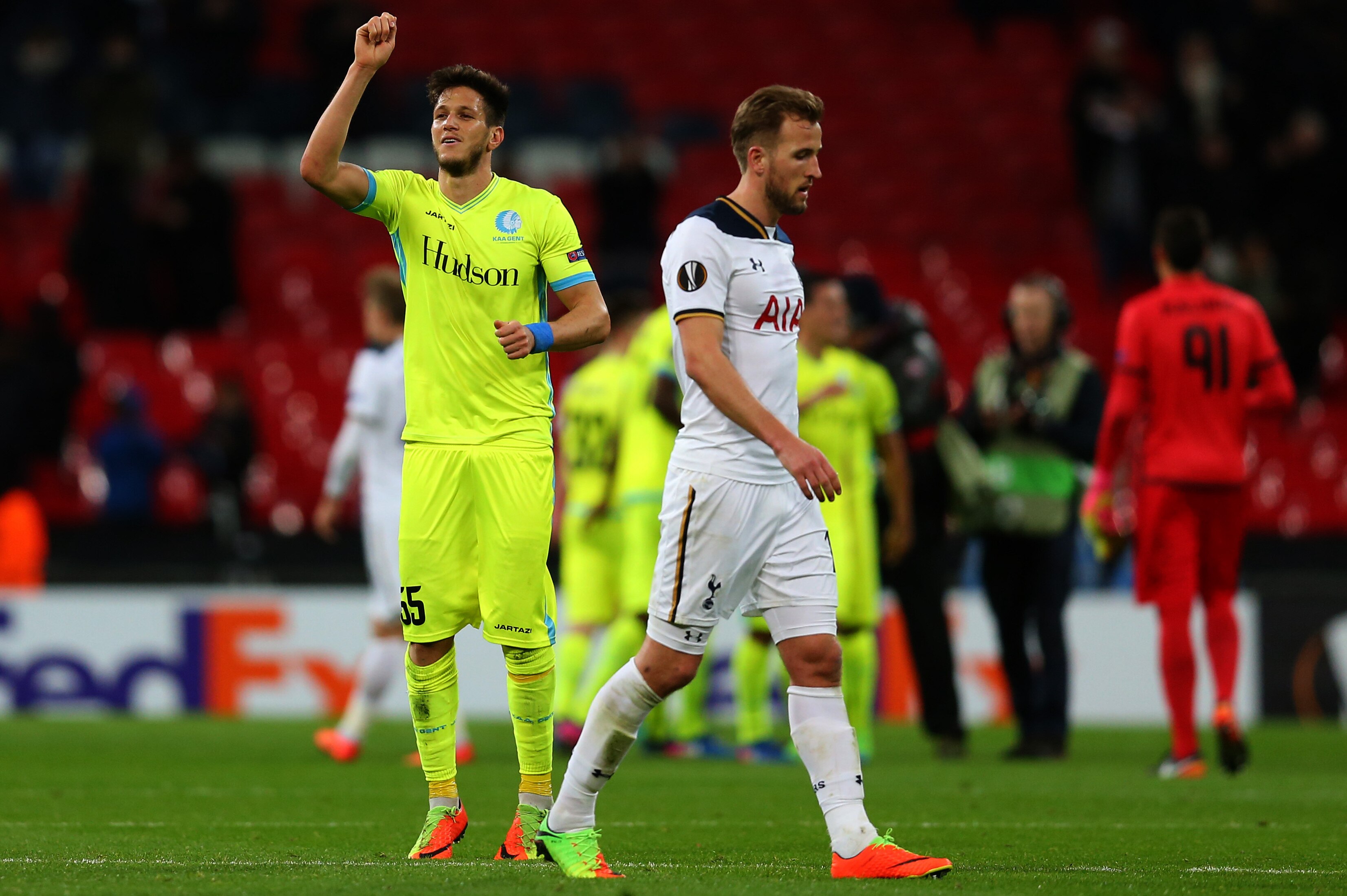 Europa League 2017 Scores Qualified Teams After Thursday S Round Of 32 Results Bleacher Report Latest News Videos And Highlights