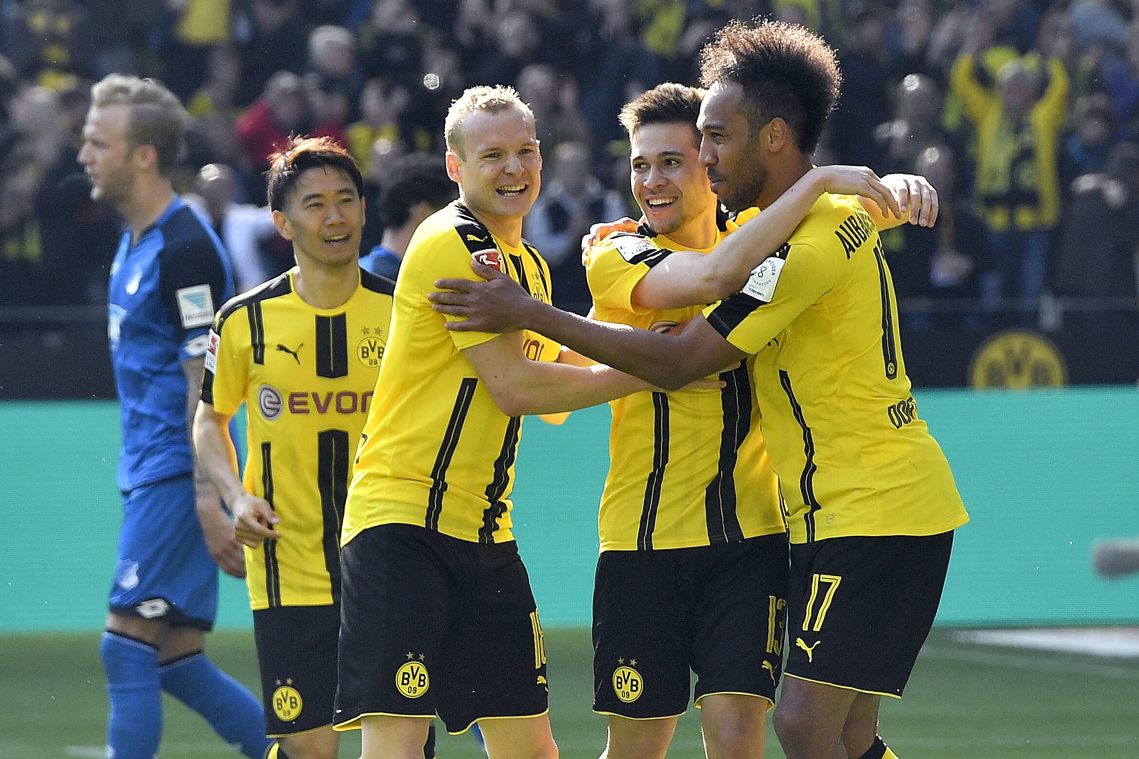 Frankfurt Vs Borussia Dortmund 2017 Dfb Pokal Final Live Stream Tv Info Bleacher Report Latest News Videos And Highlights