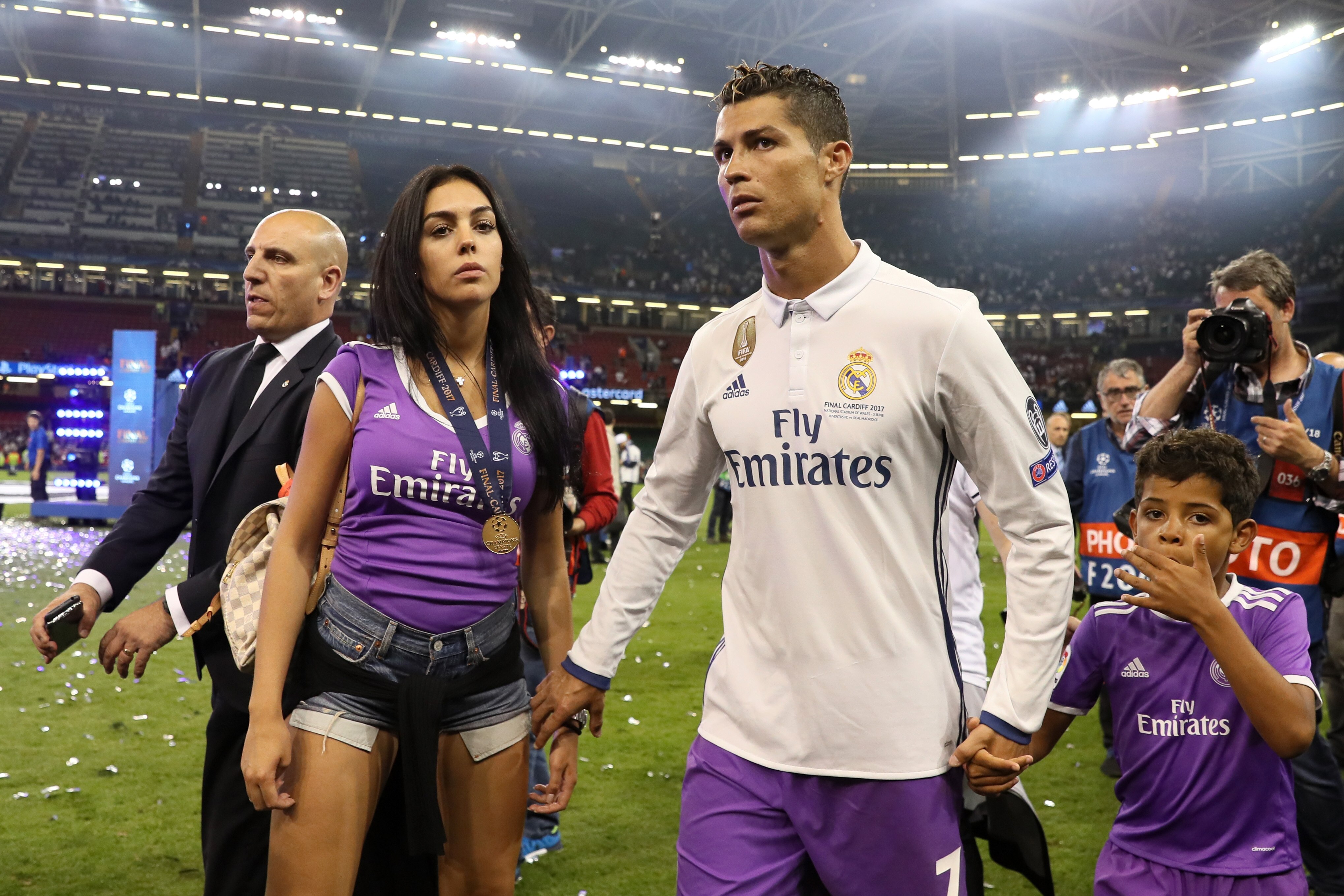 Cristiano Ronaldo Confirms Girlfriend Georgina Rodriguez Is Pregnant Bleacher Report Latest News Videos And Highlights