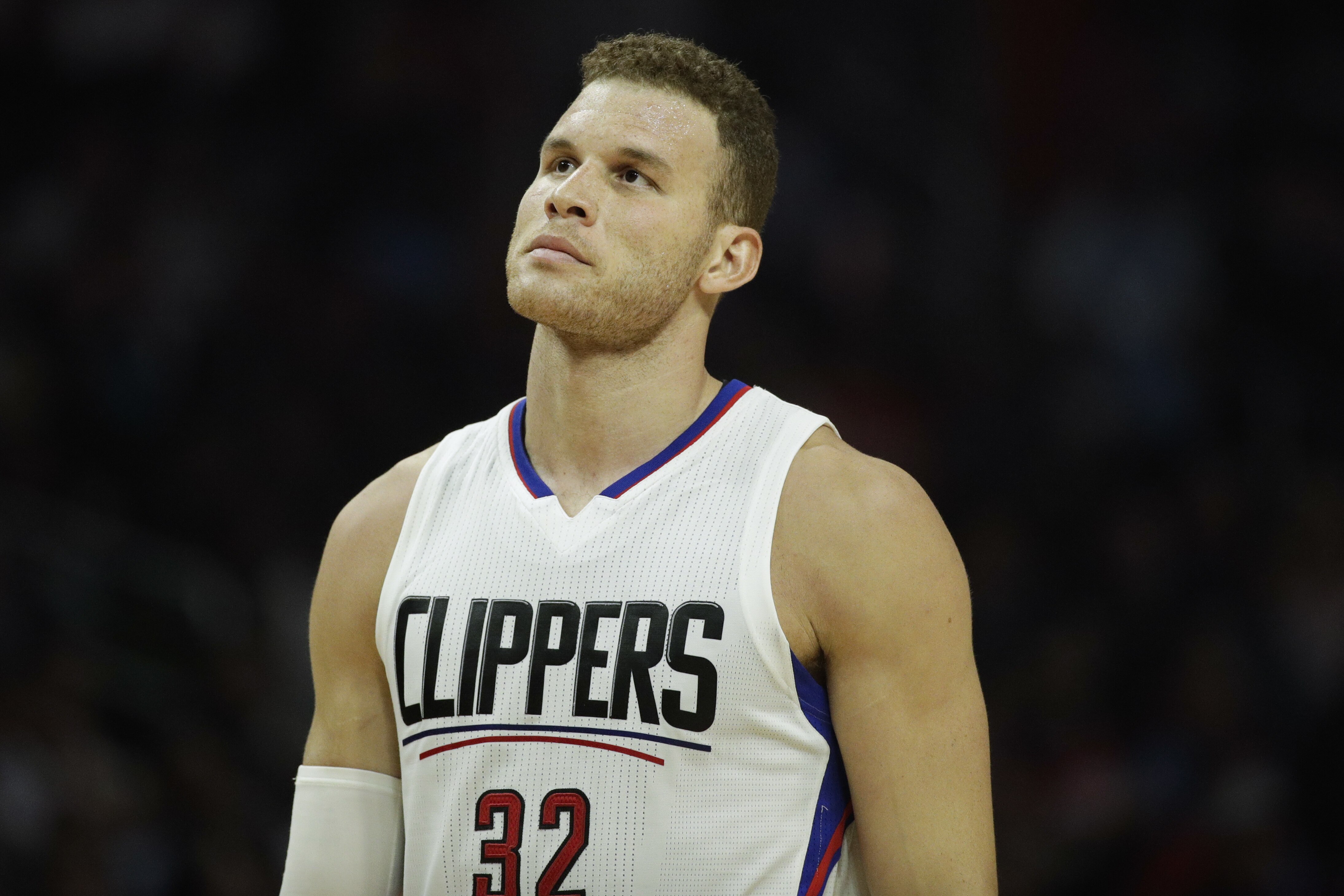 Blake Griffin Suffers Knee Injury During Lakers Vs Clippers Bleacher Report Latest News Videos And Highlights