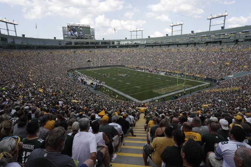 Packers Bears Link Arms In Show Of Unity During Anthem Crowd Chants Usa Bleacher Report Latest News Videos And Highlights