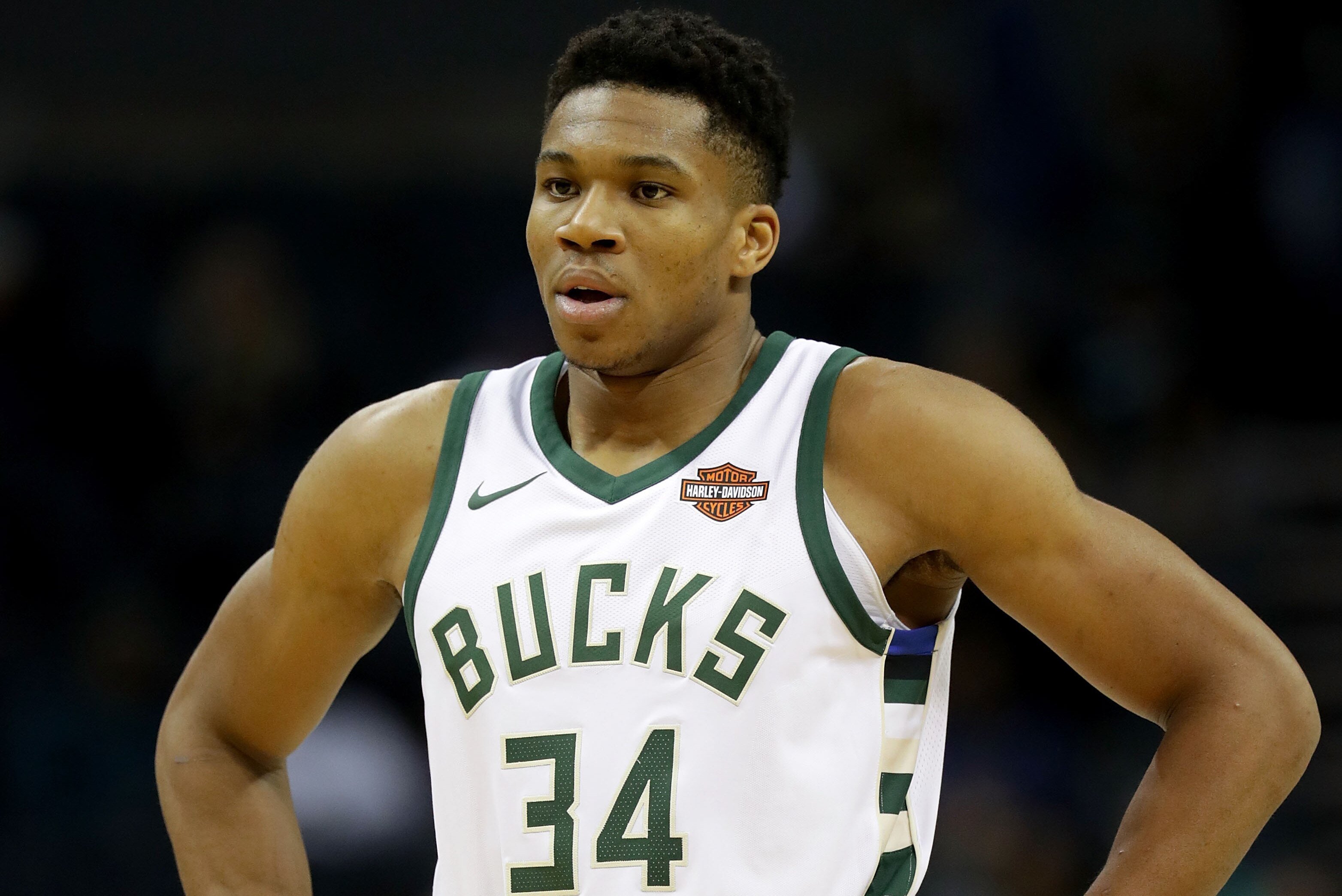 giannis antetokounmpo contract nike