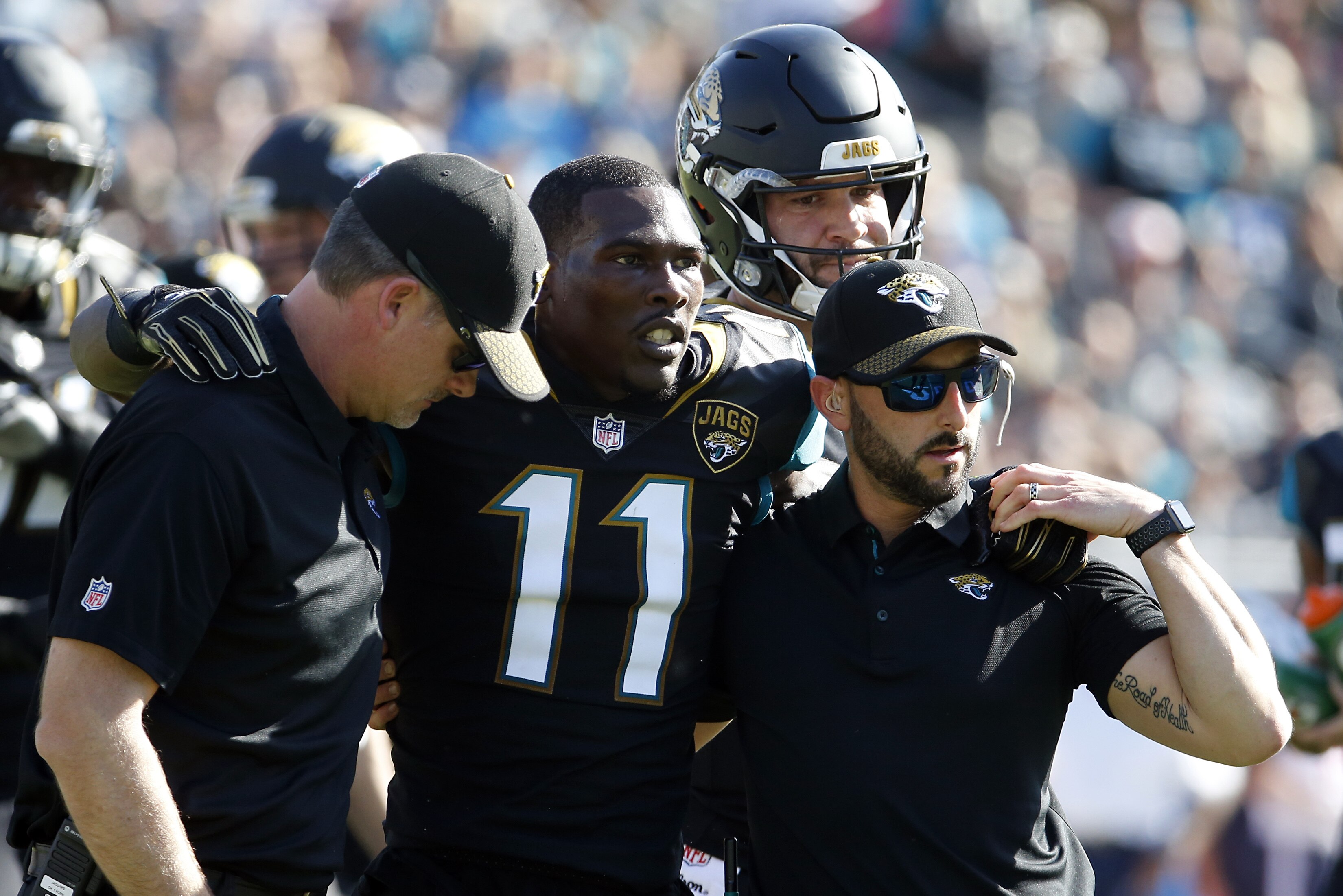 Marqise Lee Carted Off With Gruesome Knee Injury Vs Falcons Bleacher Report Latest News Videos And Highlights