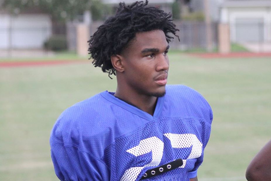 4 Star Wr Jaylen Waddle Commits To Alabama Over Texas A M Bleacher Report Latest News Videos And Highlights