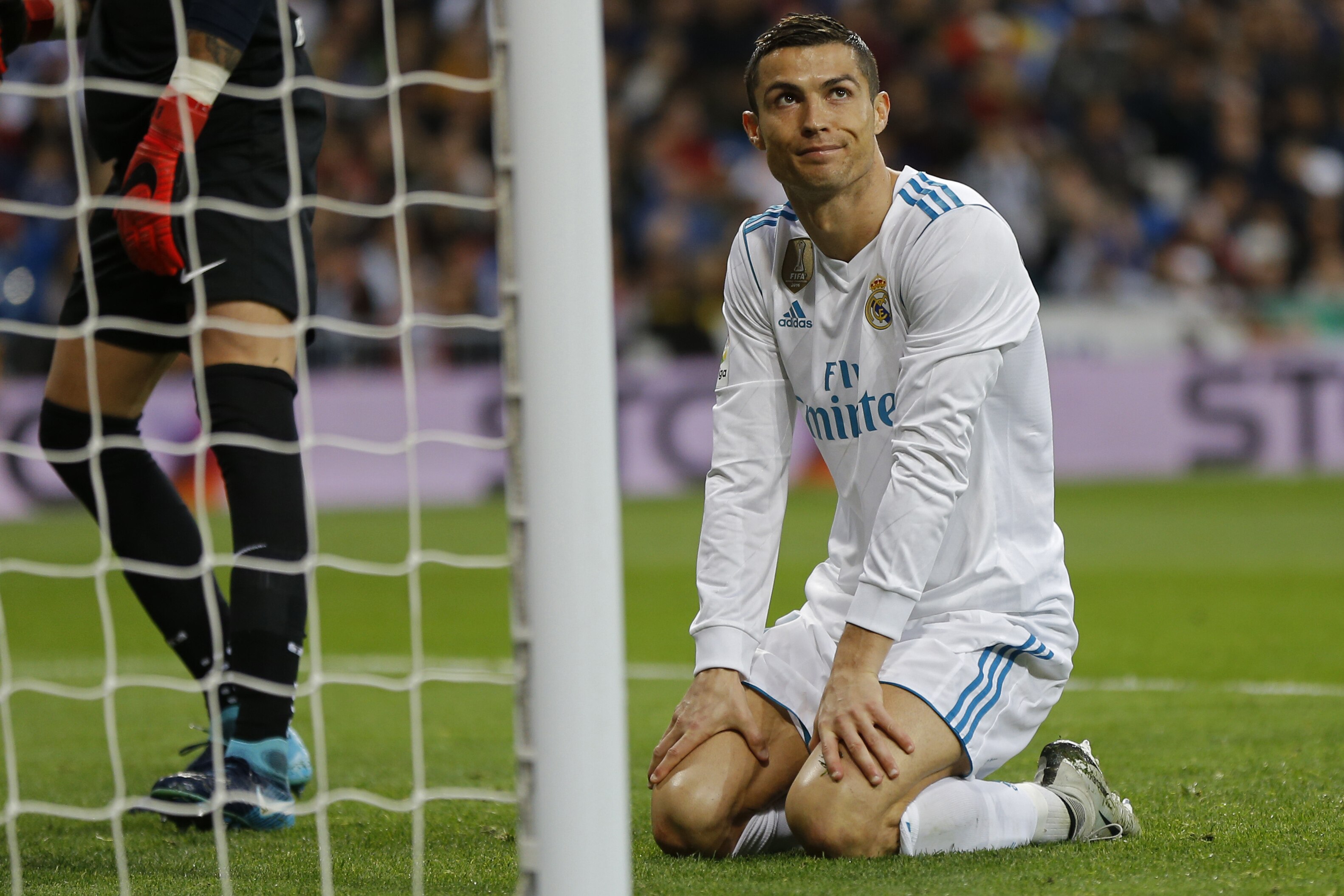 Why Cristiano Ronaldo S Contract Is Again Becoming An Issue For Real Madrid Bleacher Report Latest News Videos And Highlights