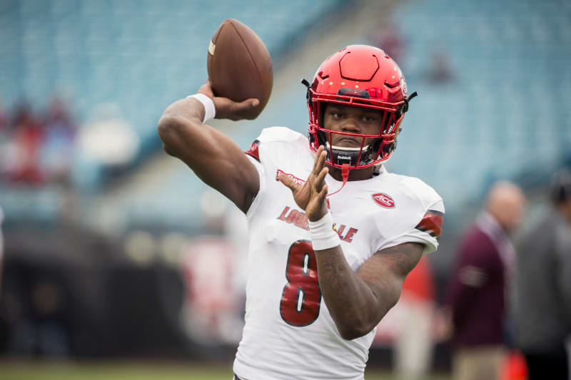 Lamar Jackson Calls Discussion Of Switching To Wr Annoying Bleacher Report Latest News Videos And Highlights