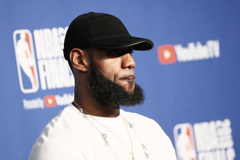 Lakers Lebron James Dines With Al Pacino Leonardo Dicaprio In Los Angeles Bleacher Report Latest News Videos And Highlights