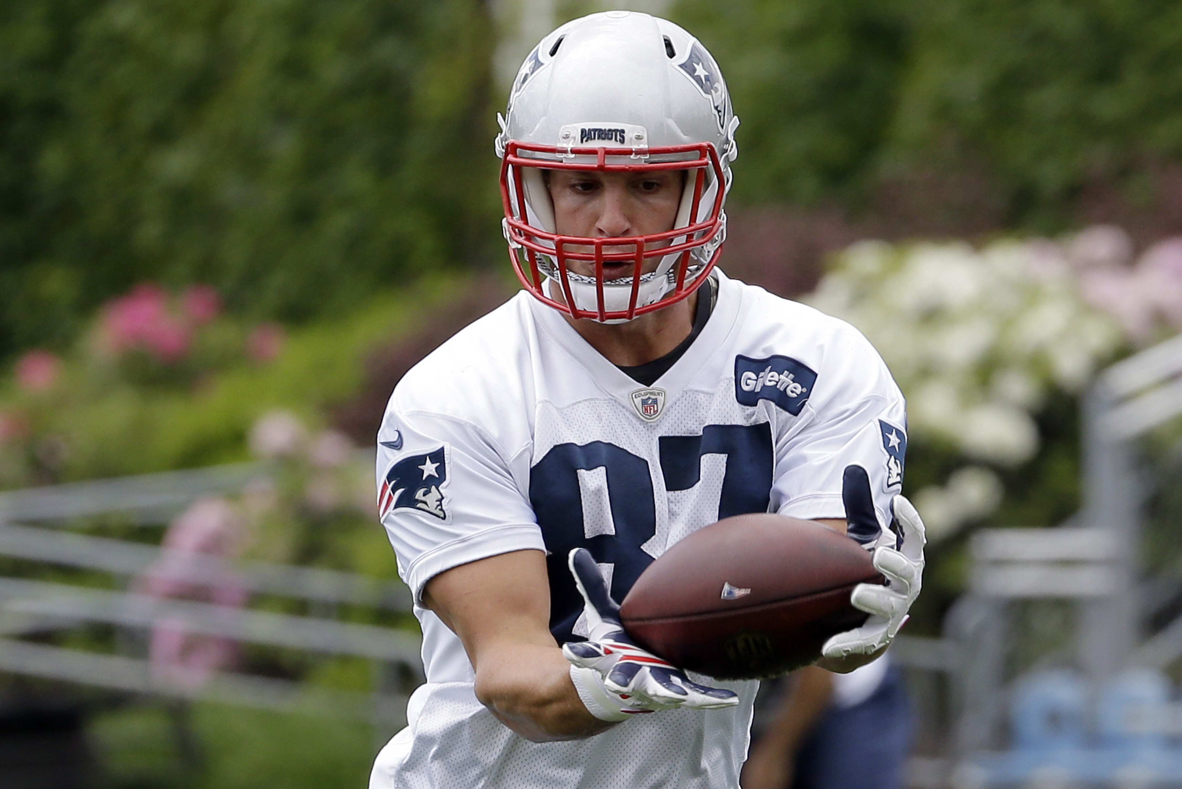 Rob Gronkowski Says He Didn T Consider Holdout For Improved Patriots Contract Bleacher Report Latest News Videos And Highlights