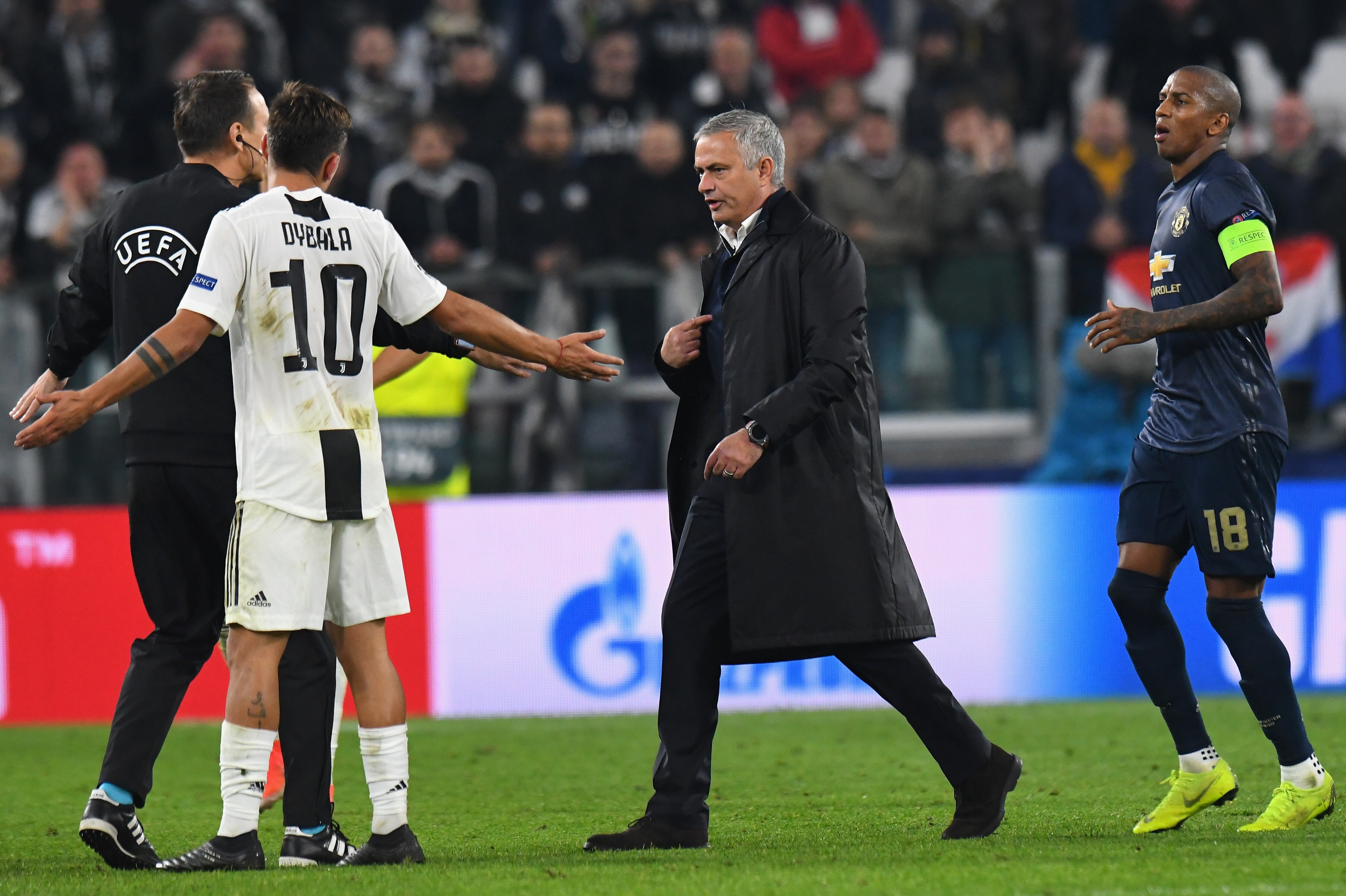Paulo Dybala Confronted Jose Mourinho About Gesture But Did Not Insult Him Bleacher Report Latest News Videos And Highlights