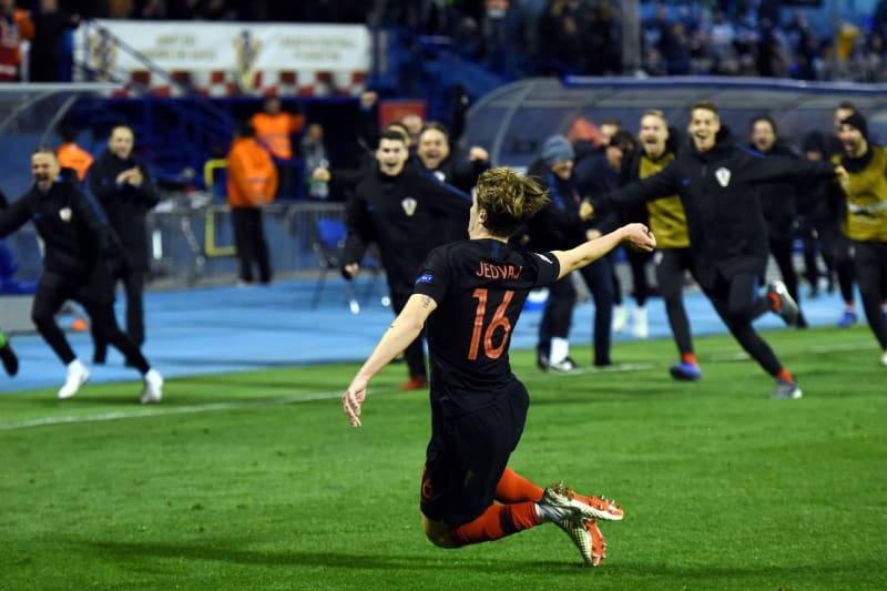 Tin Jedvaj Brace Sees Croatia Upset Spain In Uefa Nations League Bleacher Report Latest News Videos And Highlights