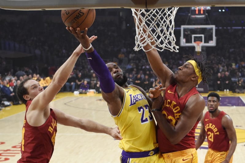 Lebron James Drops 38 As Lonzo Ball Lakers Earn 104 96 Win Over Pacers Bleacher Report Latest News Videos And Highlights