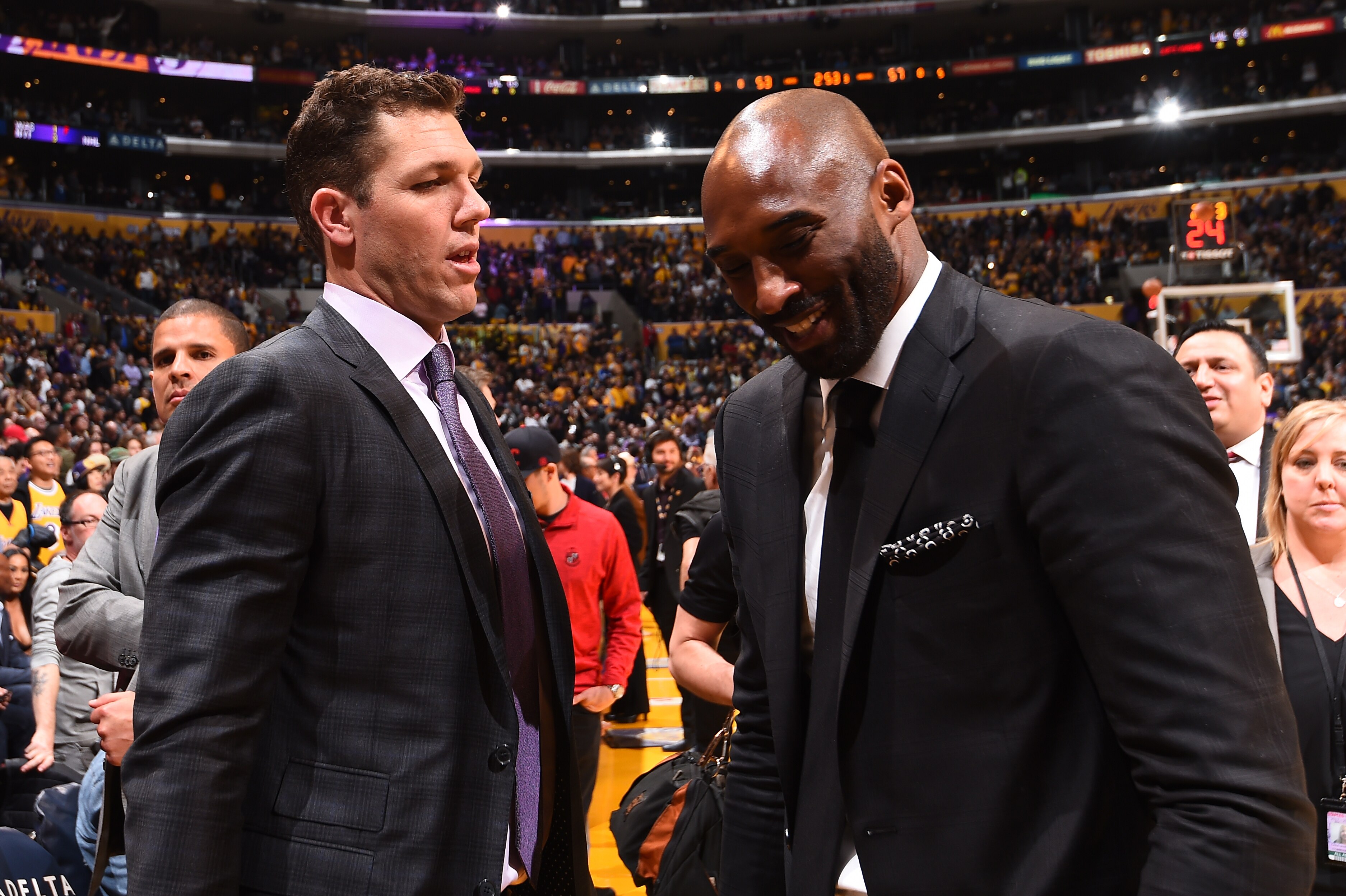 Kobe Bryant Tells Fan Critical Of Lakers Luke Walton On Twitter To Relax Bleacher Report Latest News Videos And Highlights