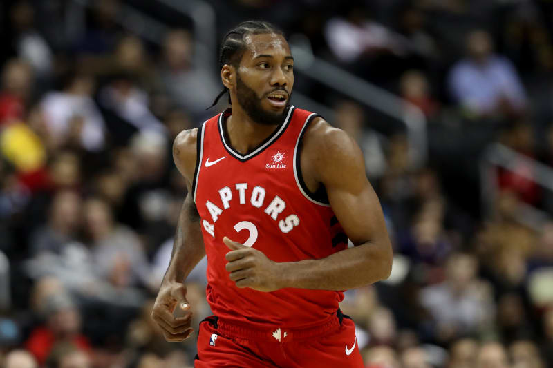 is kawhi leonard playing tonight for the toronto raptors