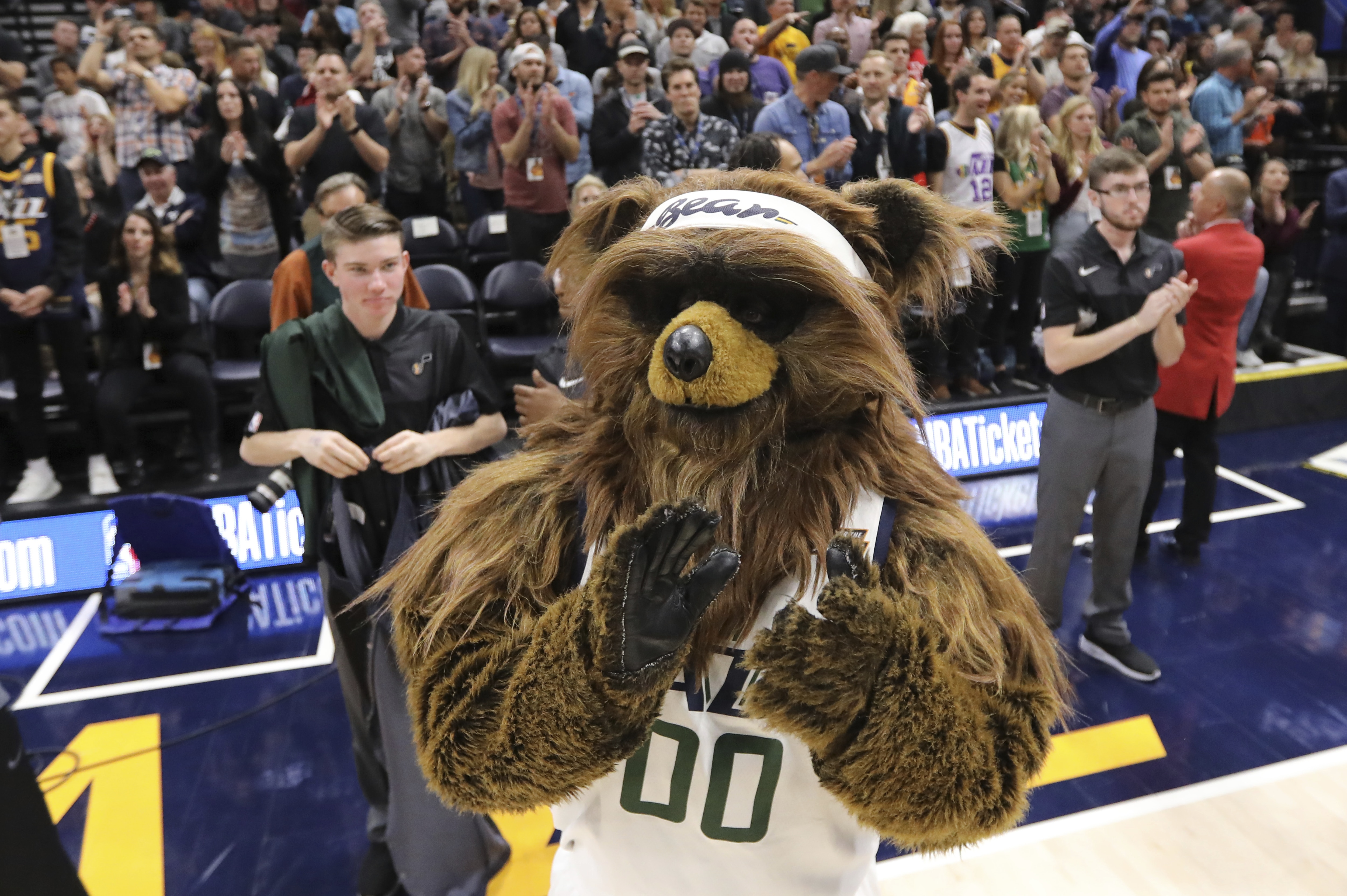 Watch Jazz Mascot Catches Bat Flying Around Court Pregame Vs Timberwolves Bleacher Report Latest News Videos And Highlights