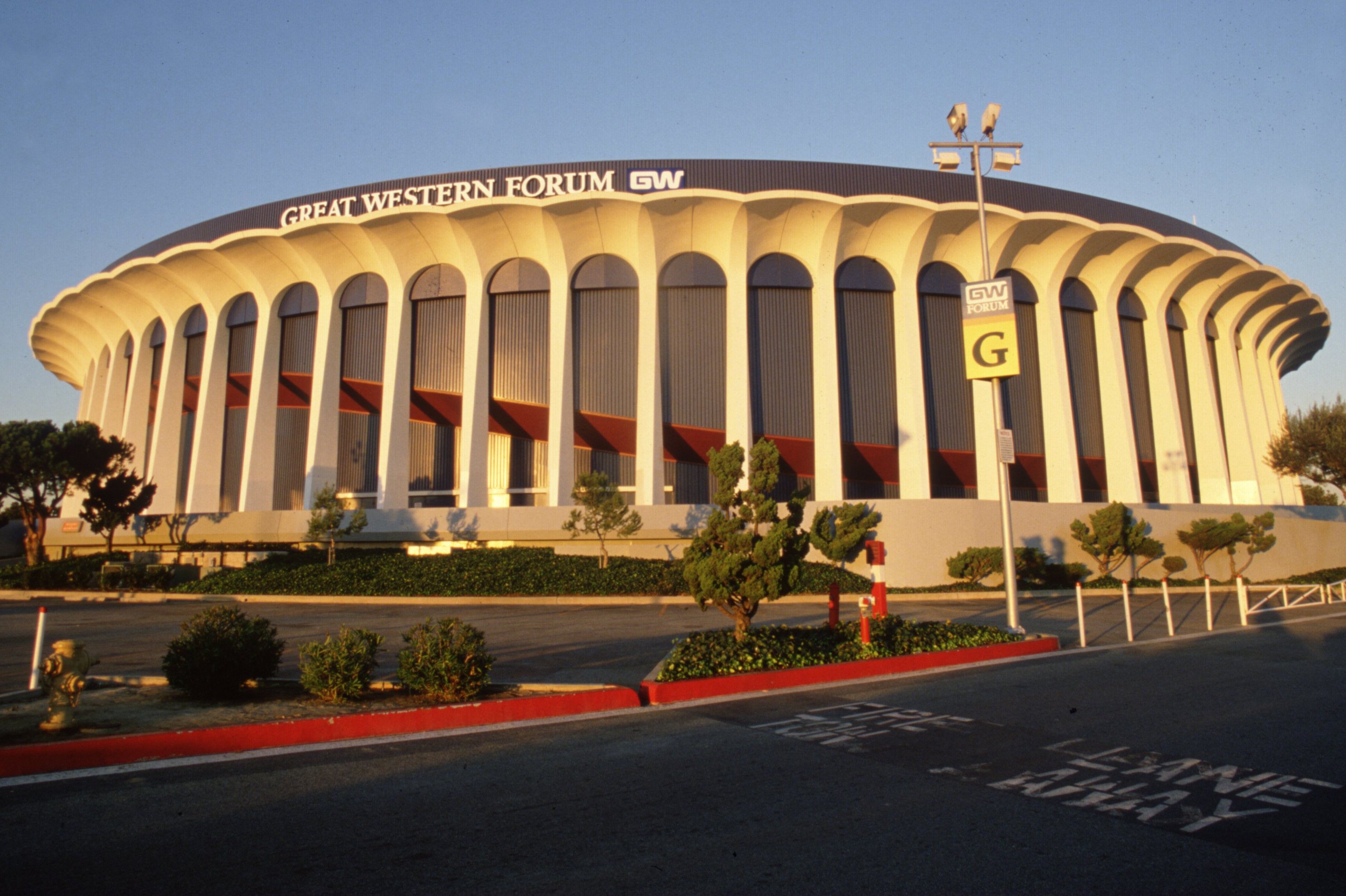 Lakers News La Discussed Moving From Staples Center To Forum For 2025 26 Season Bleacher Report Latest News Videos And Highlights