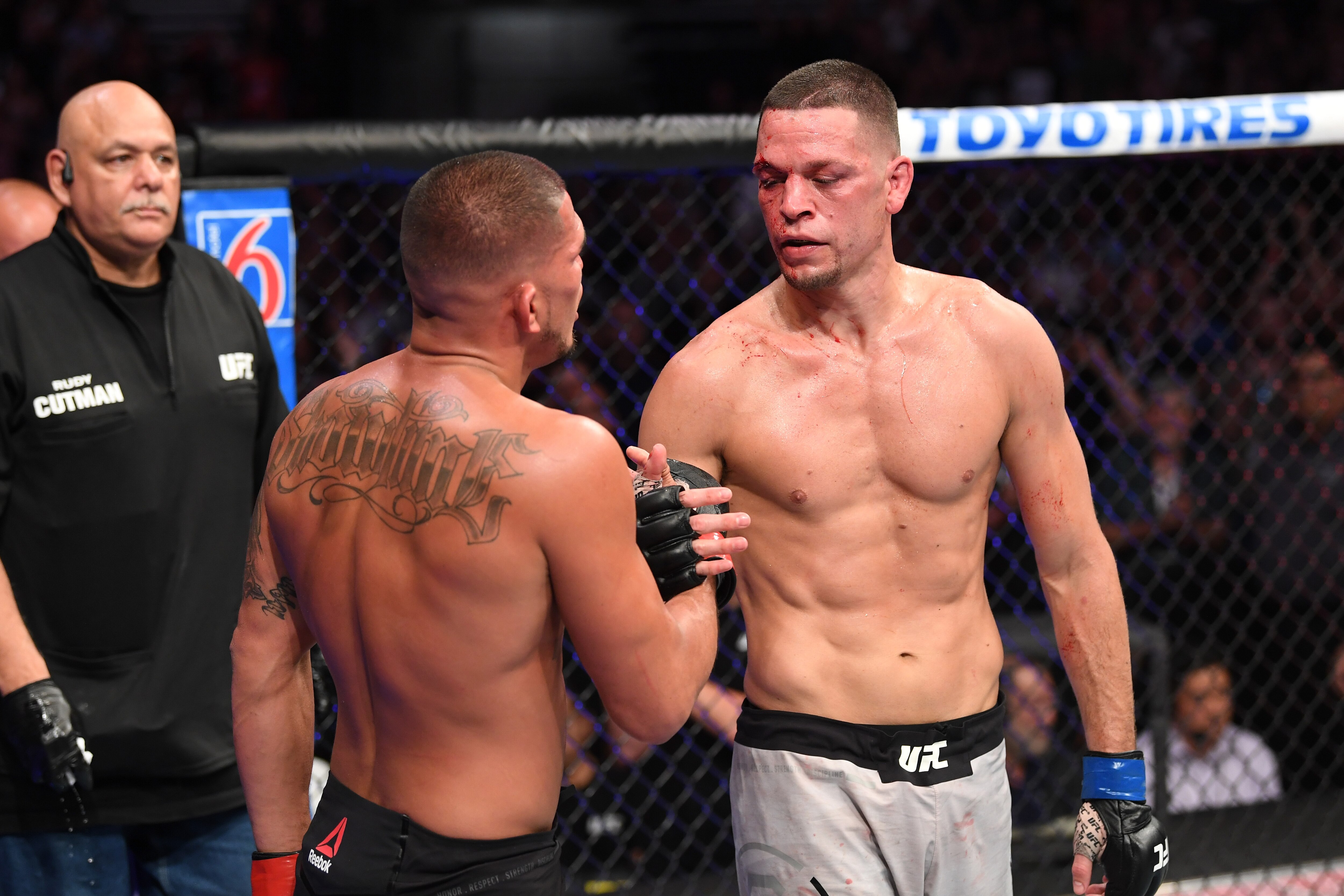 Nate Diaz Defeats Anthony Pettis Via Decision In Return From 3 Year Ufc Hiatus Bleacher Report Latest News Videos And Highlights