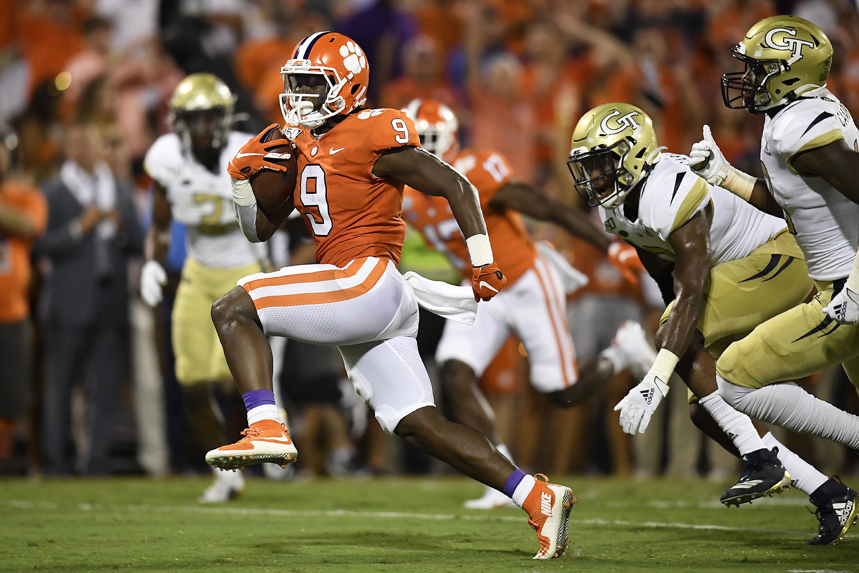 Trevor Lawrence Travis Etienne Help No 1 Clemson Crush Georgia Tech In Opener Bleacher Report Latest News Videos And Highlights