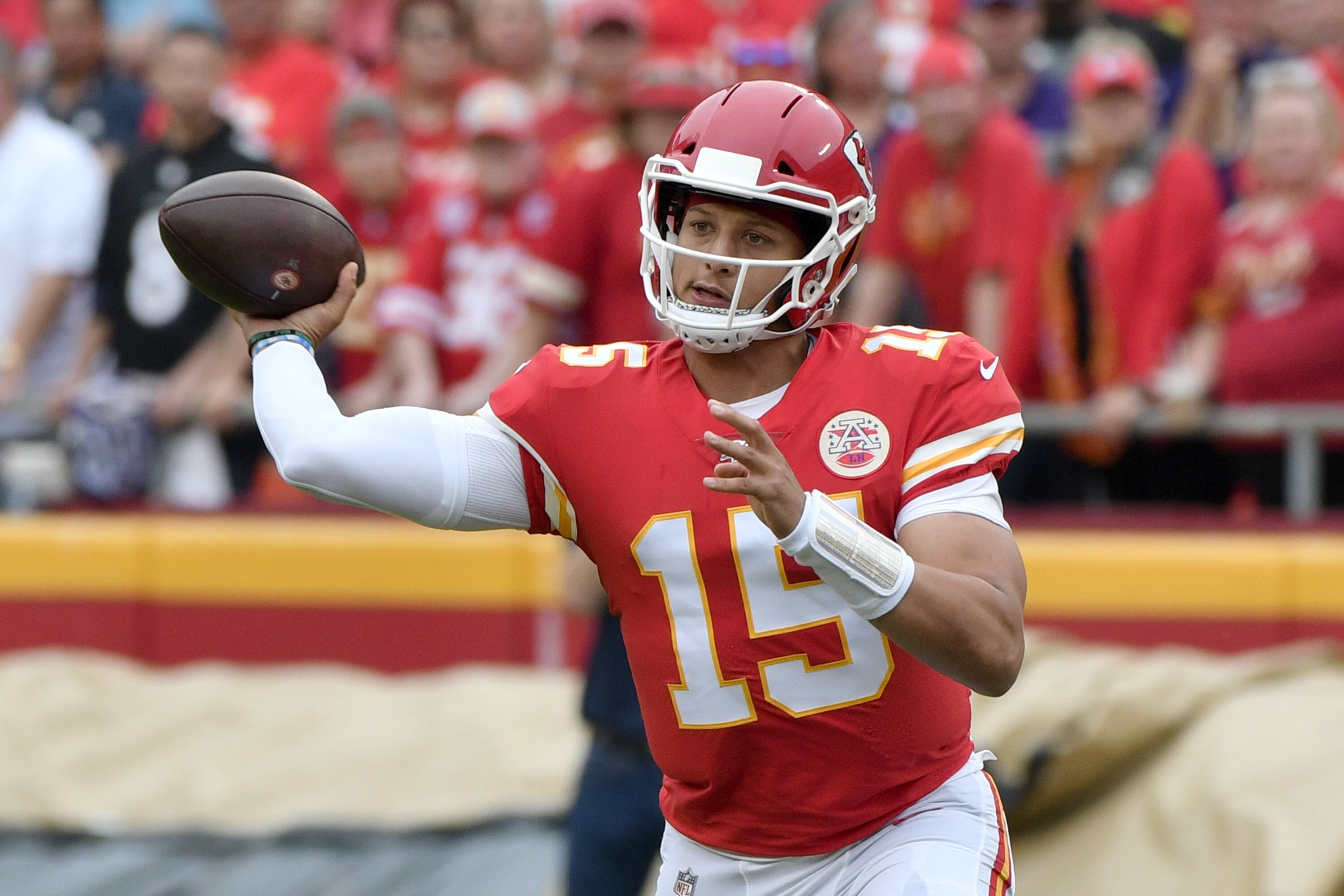 Patrick Mahomes Outduels Lamar Jackson As Chiefs Win 33 28 Vs Ravens Bleacher Report Latest News Videos And Highlights
