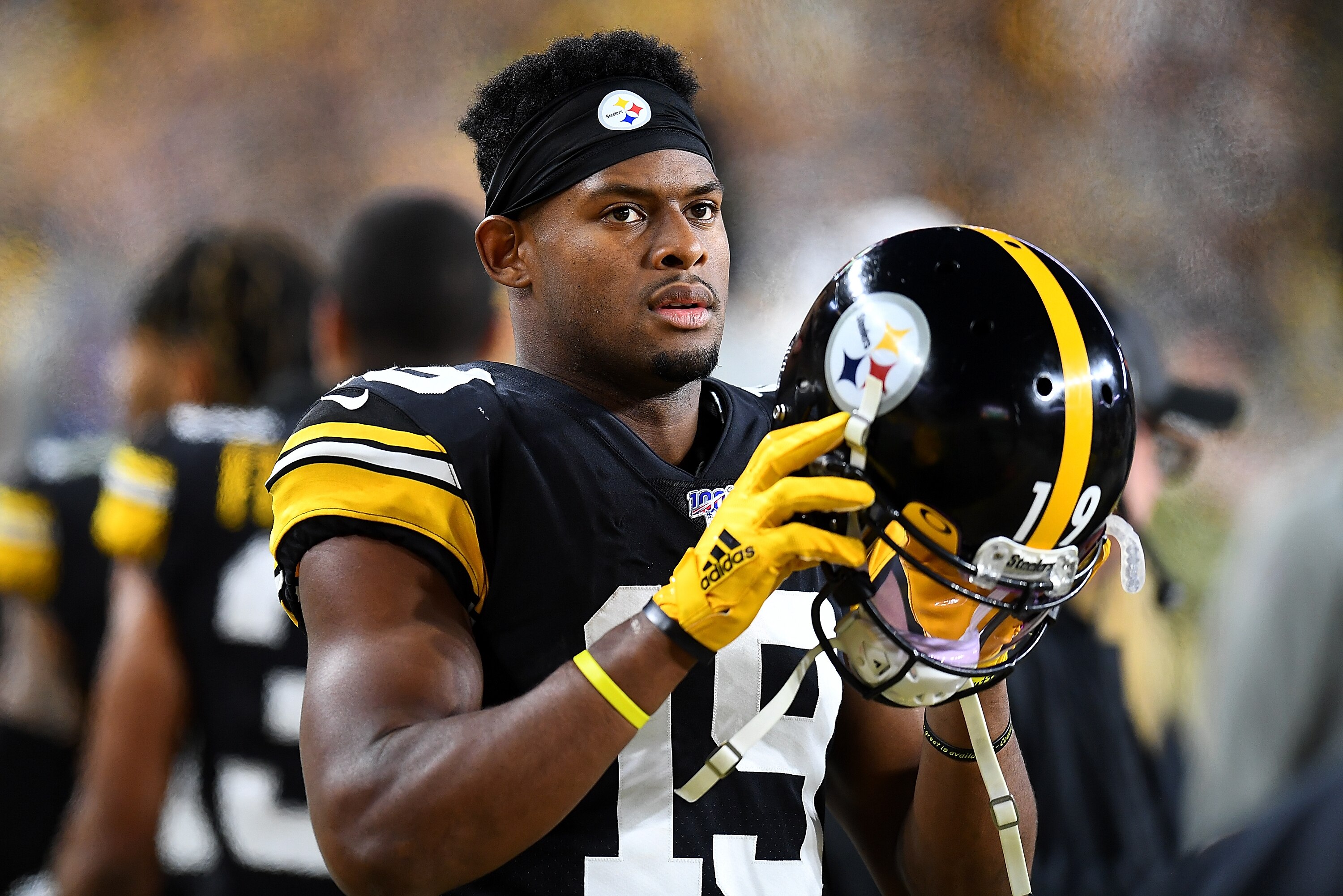Video Steelers Juju Smith Schuster Posts Ig Clip Of Himself Driving 104 Mph Bleacher Report Latest News Videos And Highlights