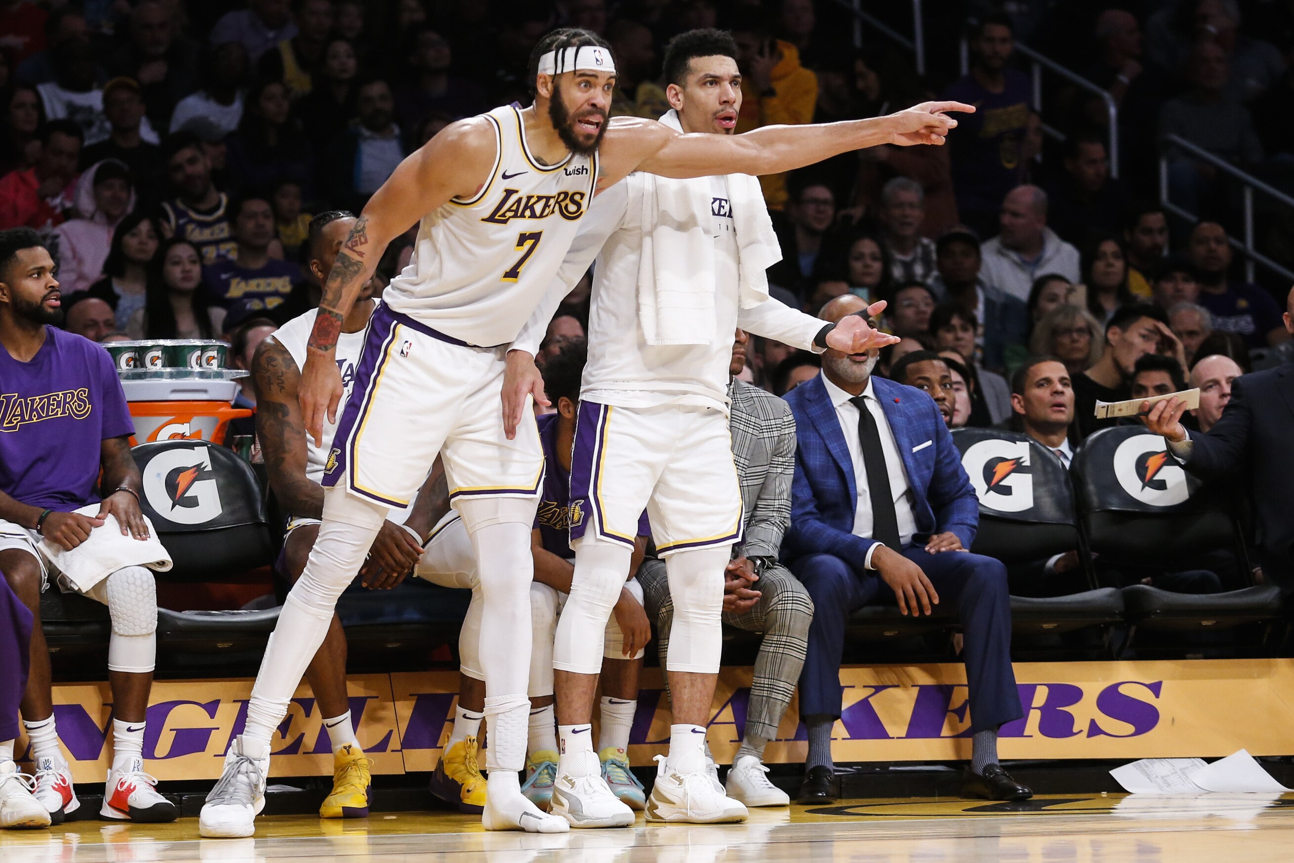 Video Javale Mcgee Danny Green Give Inside Look To Lakers Practice Nba Campus Bleacher Report Latest News Videos And Highlights