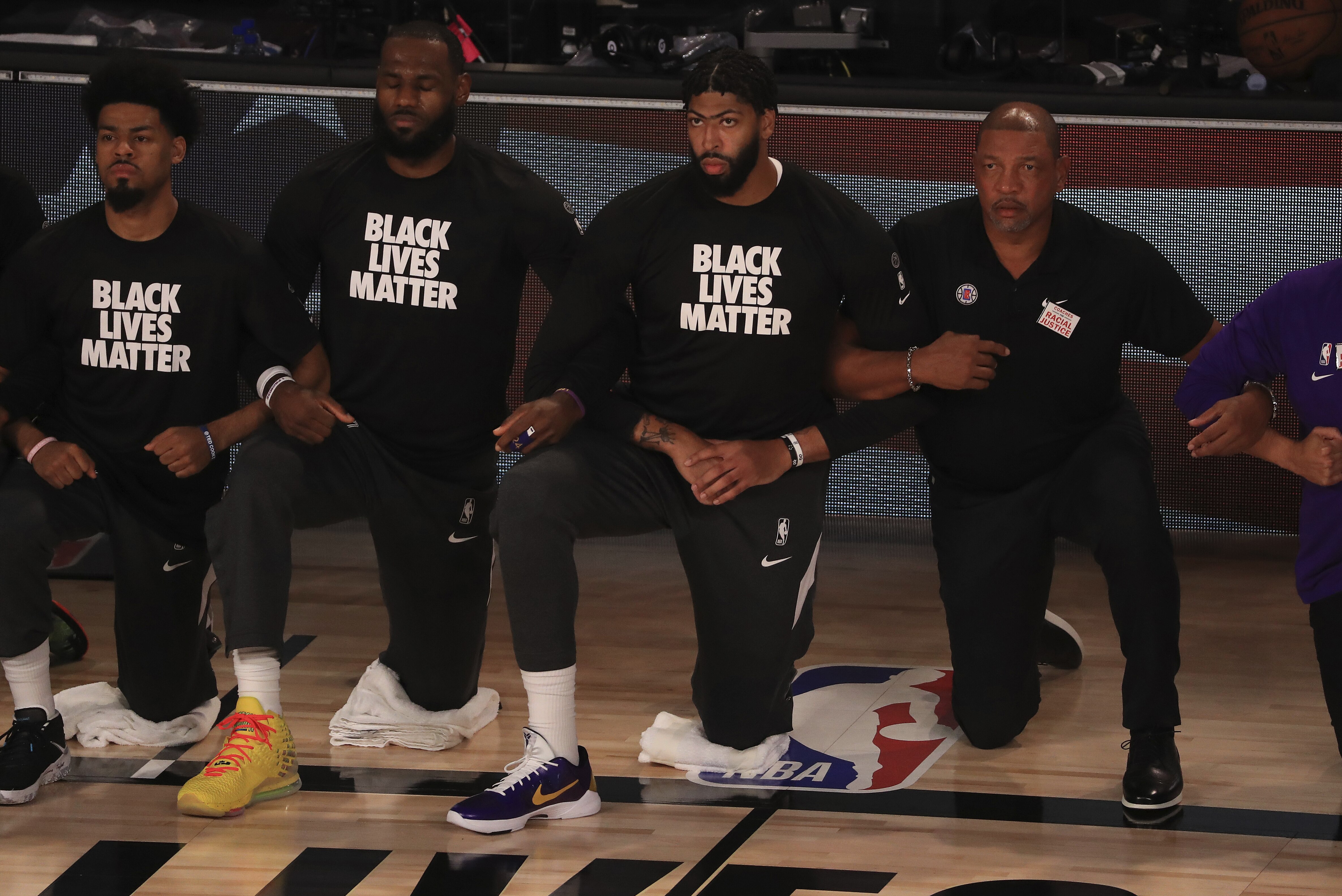 lebron james colin kaepernick shirt